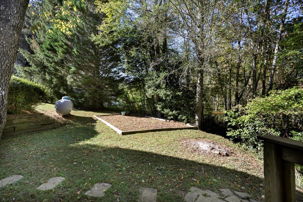 Hayesville, North Carolina, 28904, United States, 5 Bedrooms Bedrooms, ,4 BathroomsBathrooms,Residential,For Sale,1936874