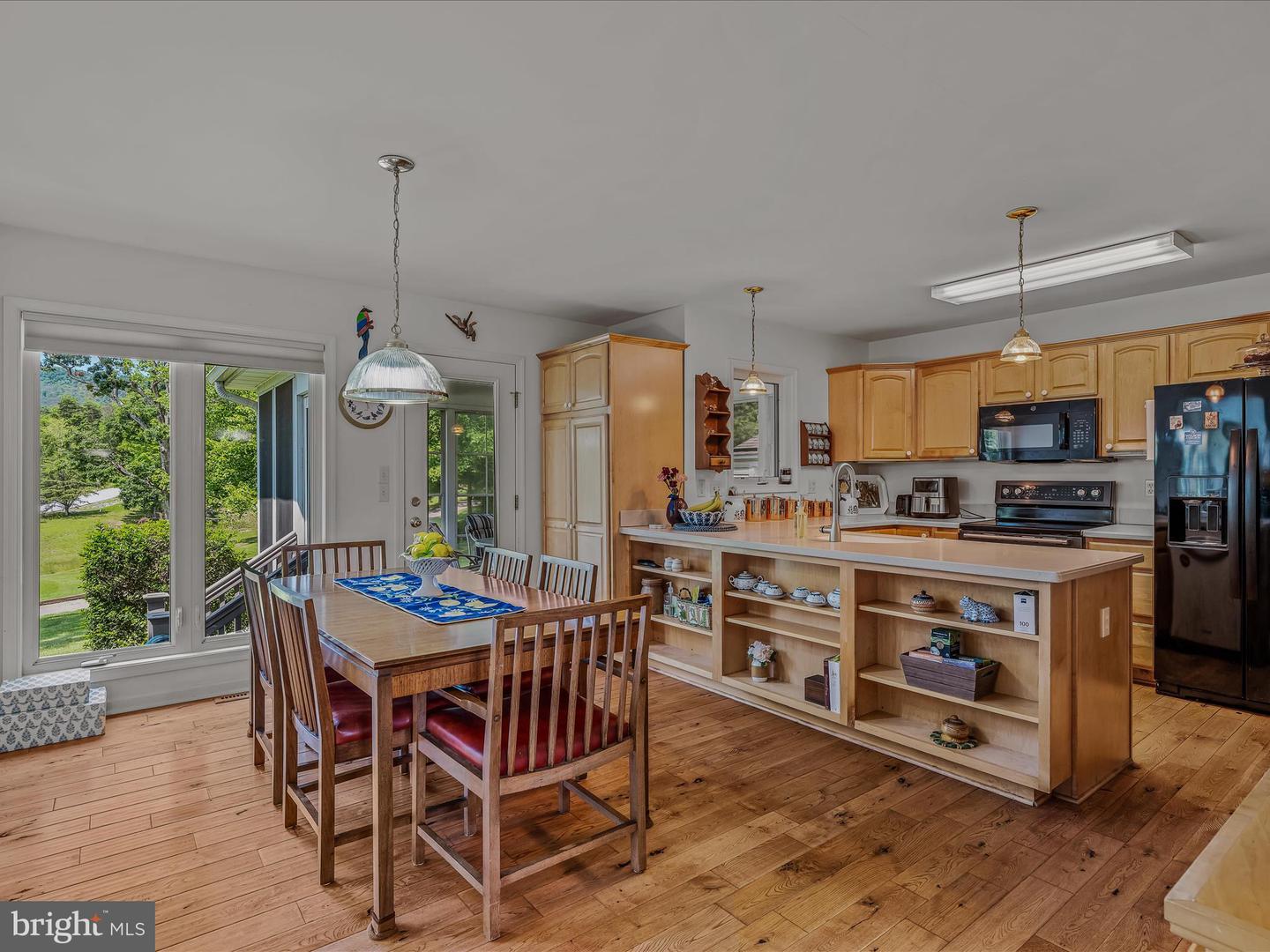 Hedgesville, West Virginia, 25427, United States, 4 Bedrooms Bedrooms, ,Residential,For Sale,1976030