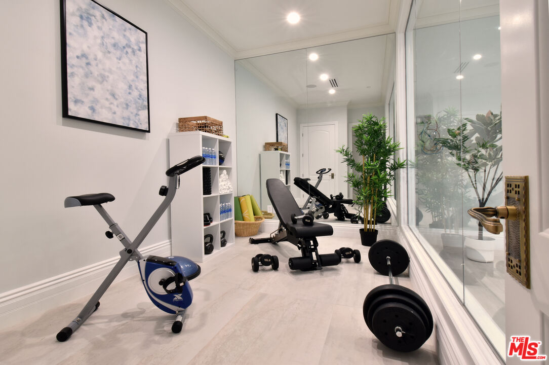 Santa Monica, California, 90402, United States, 5 Bedrooms Bedrooms, ,7 BathroomsBathrooms,Residential,For Sale,1838170