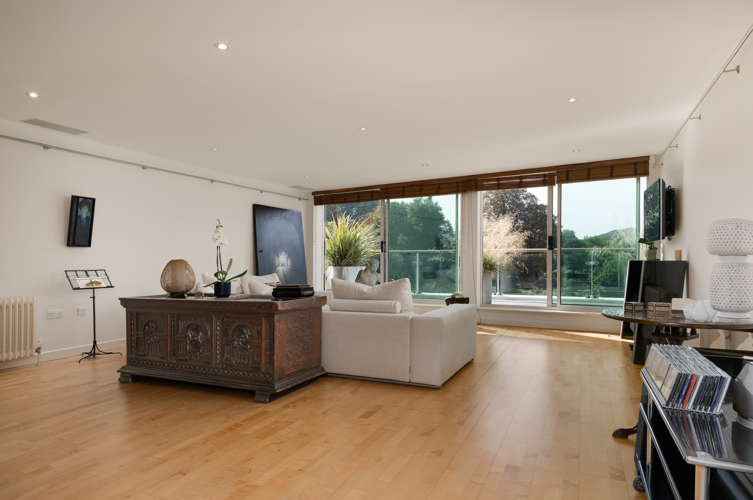  A Riverside Richmond Apartment with a Vast Wraparound Terrace - 物件實景