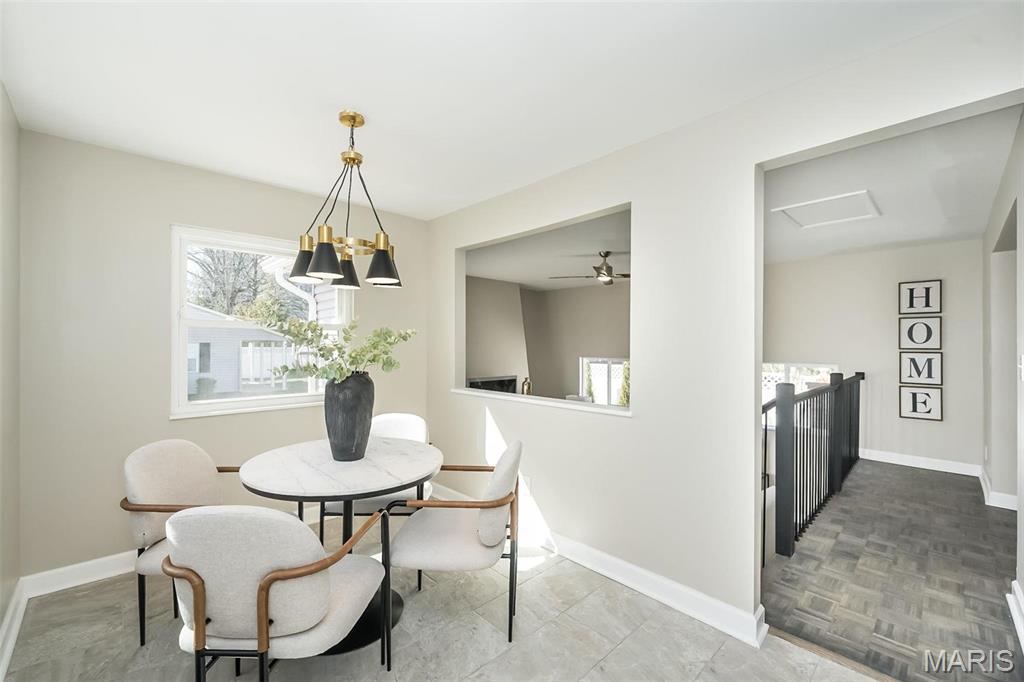St Louis, Missouri, 63105, United States, 4 Bedrooms Bedrooms, ,4 BathroomsBathrooms,Residential,For Sale,1901233