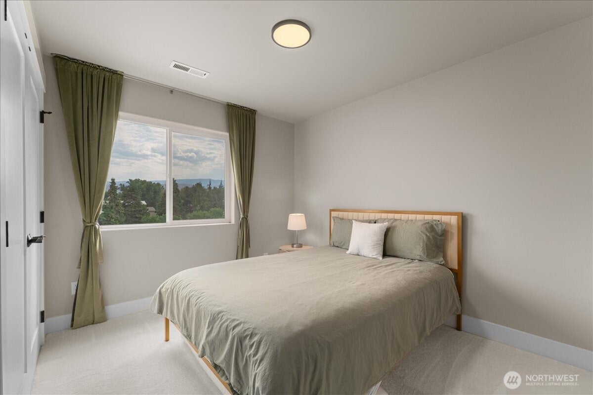 East Wenatchee, Washington, 98802, United States, 2 Bedrooms Bedrooms, ,2 BathroomsBathrooms,Residential,For Sale,1942009