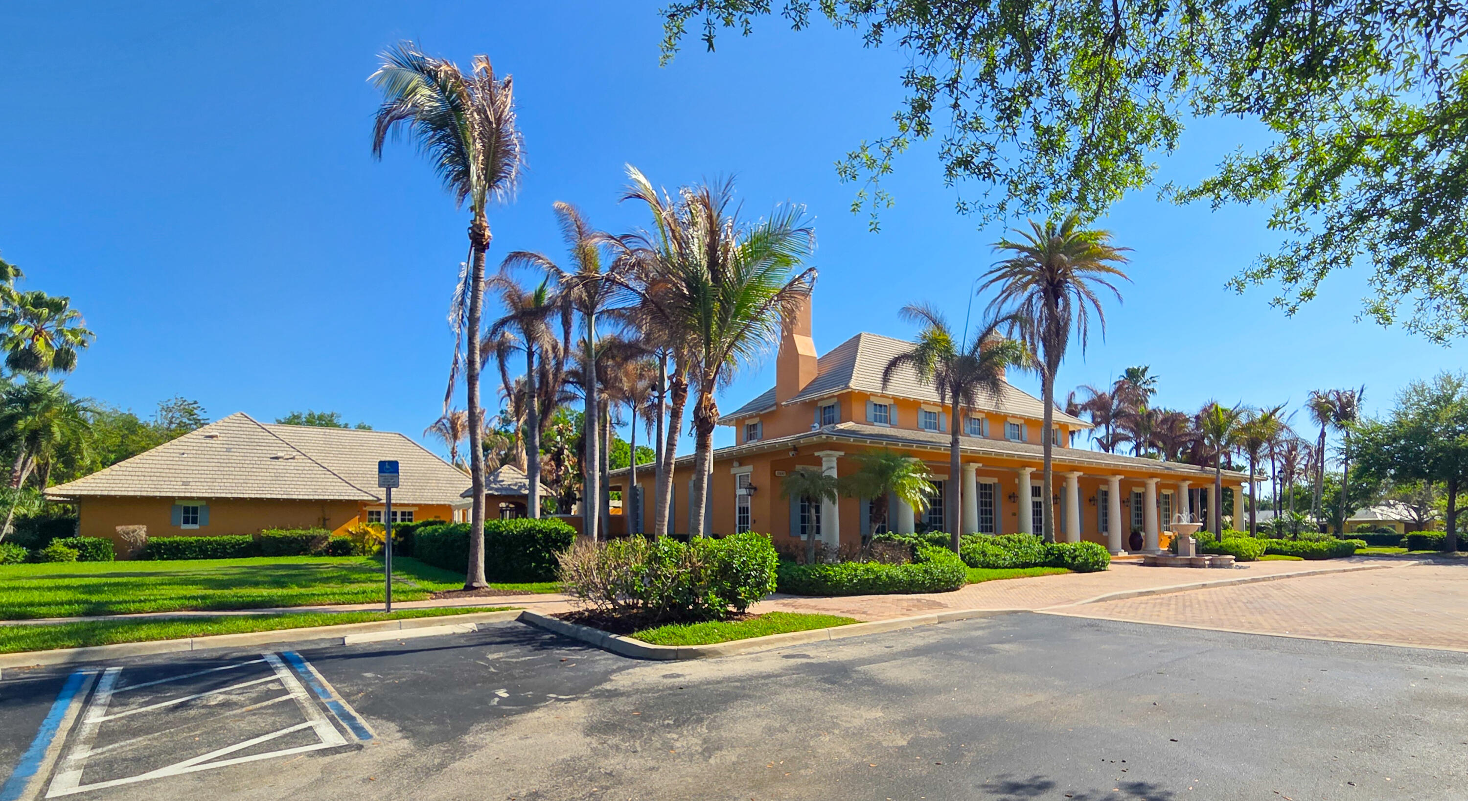 Vero Beach, Florida, 32967, United States, 3 Bedrooms Bedrooms, ,4 BathroomsBathrooms,Residential,For Sale,2048102
