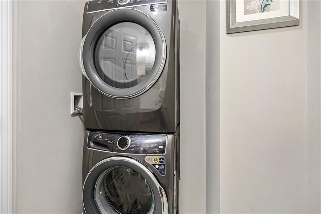 Pembroke, Massachusetts, 02359, United States, 2 Bedrooms Bedrooms, ,2 BathroomsBathrooms,Residential,For Sale,1992078