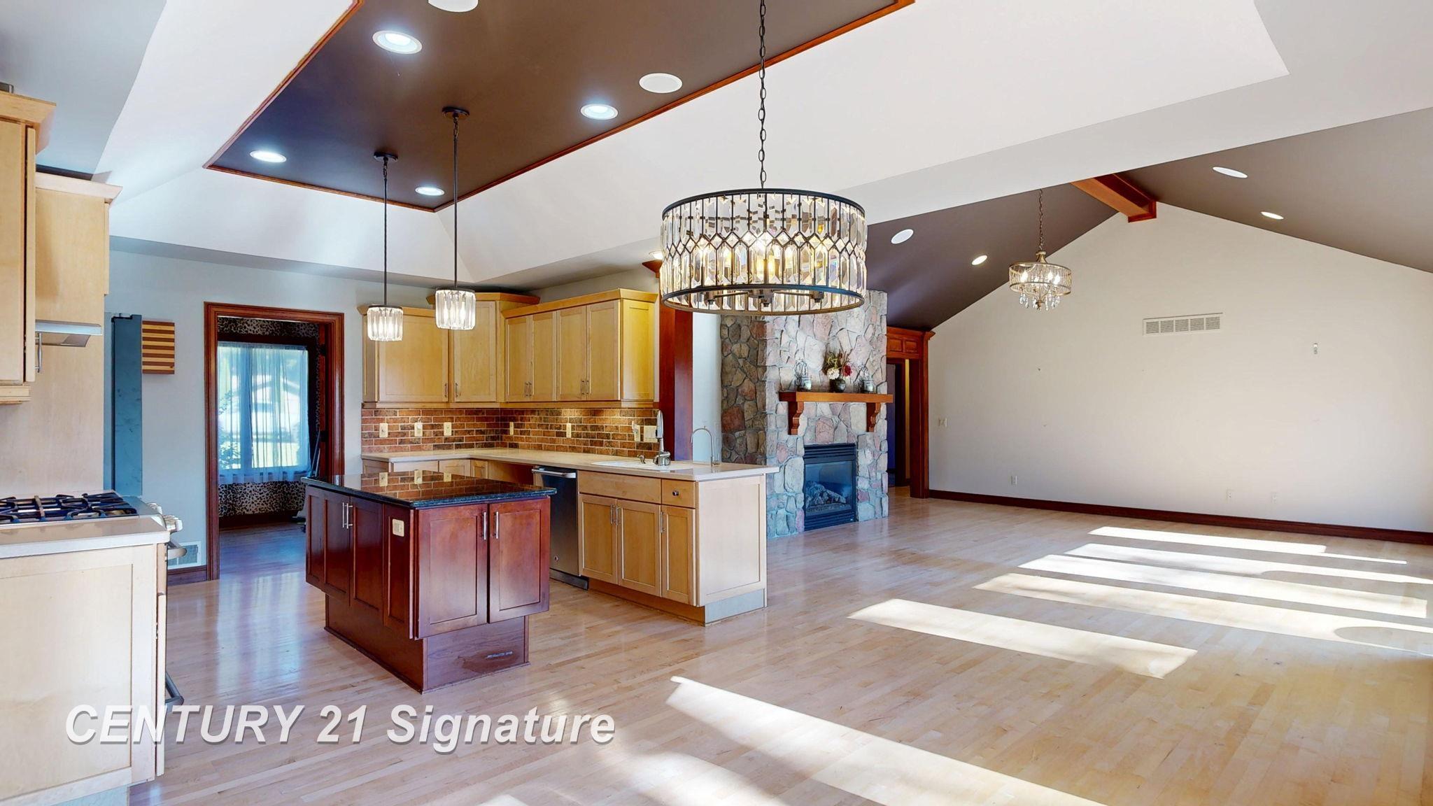 Fenton, Michigan, 48430, United States, 6 Bedrooms Bedrooms, ,4 BathroomsBathrooms,Residential,For Sale,1976063