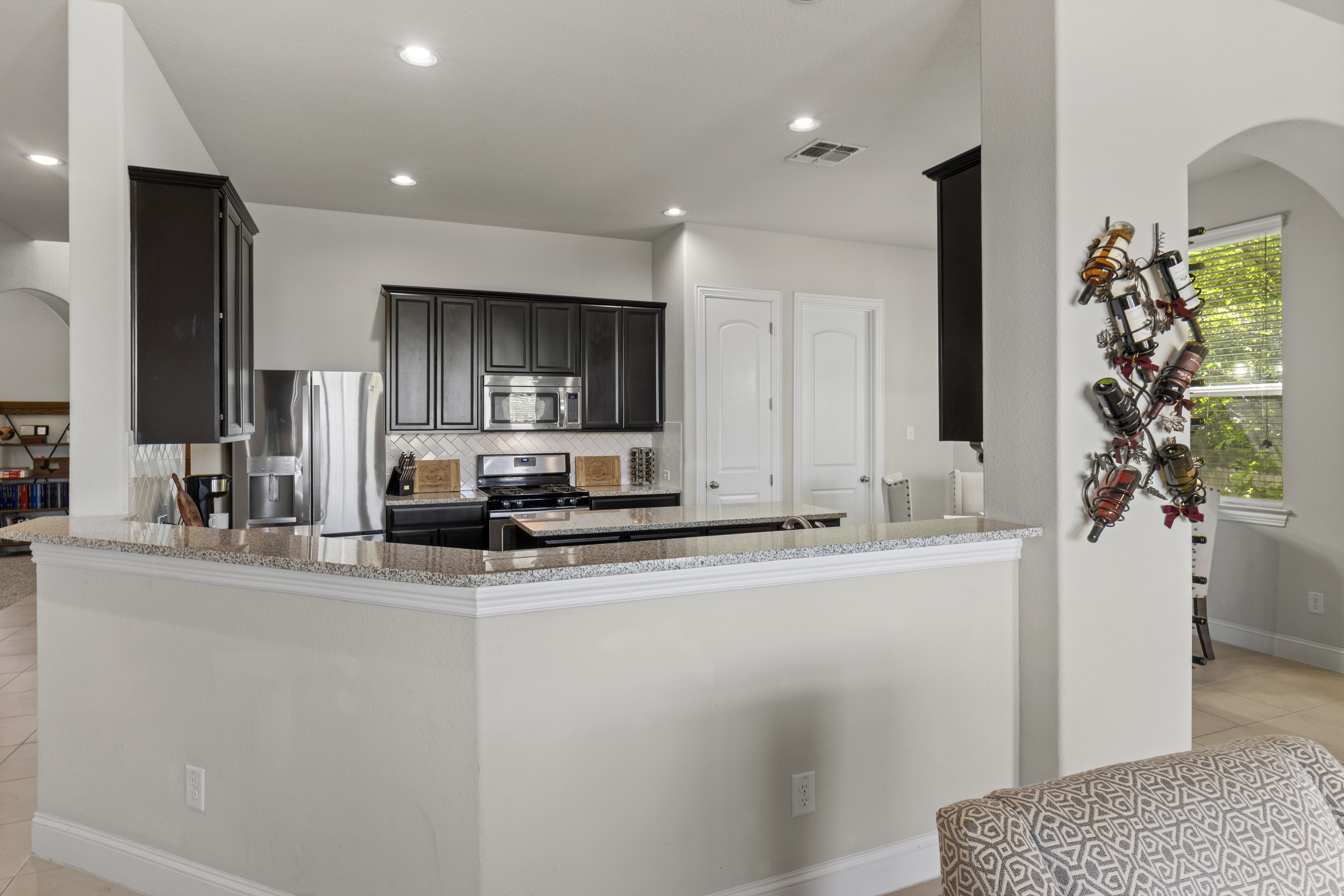  Flexible Living + Game Room in Desirable Northside ISD - 物件實景