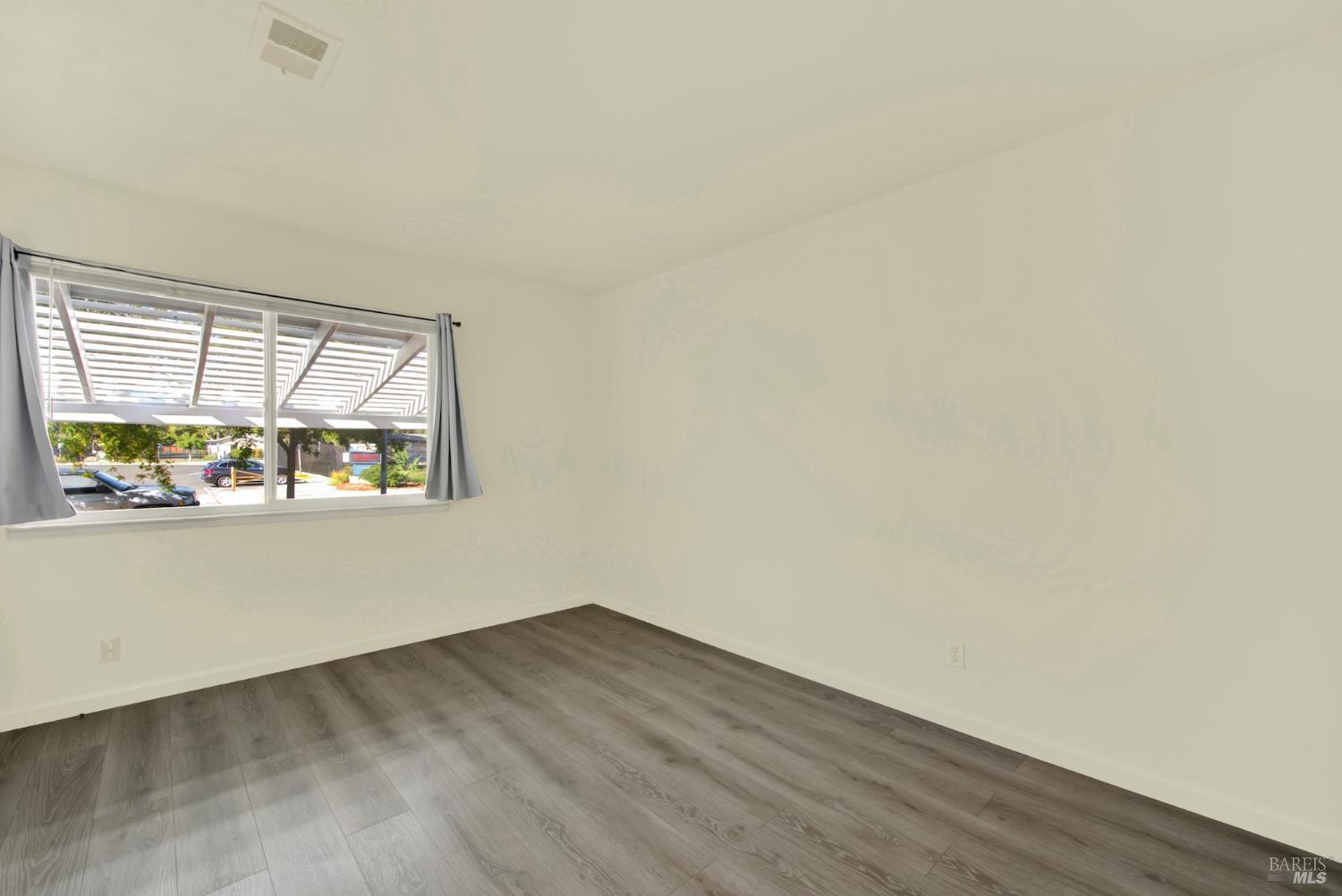 Napa, California, 94558, United States, 3 Bedrooms Bedrooms, ,2 BathroomsBathrooms,Residential,For Sale,1939926