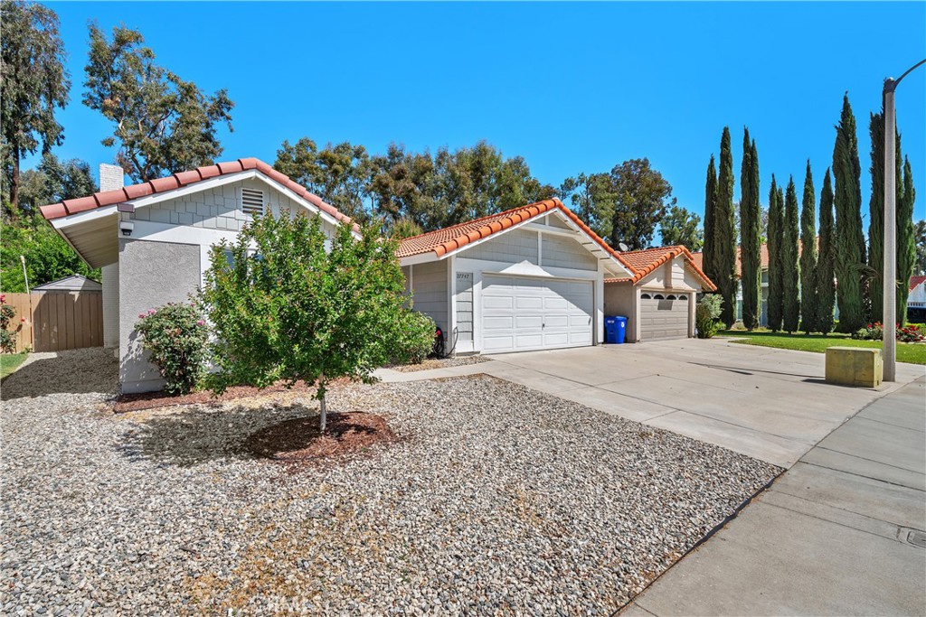 Castaic, California, 91384, United States, 4 Bedrooms Bedrooms, ,2 BathroomsBathrooms,Residential,For Sale,1896479