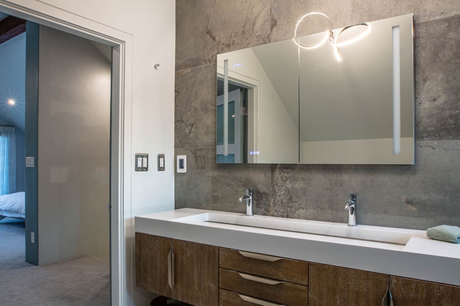  Renovated Waterfront Retreat with Private Dock & Guest Barn - 物件實景