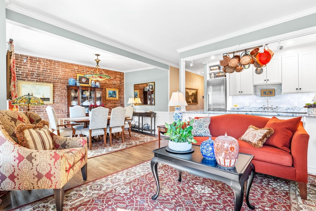 Boston, Massachusetts, 02118, United States, 2 Bedrooms Bedrooms, ,1 BathroomBathrooms,Residential,For Sale,1983080