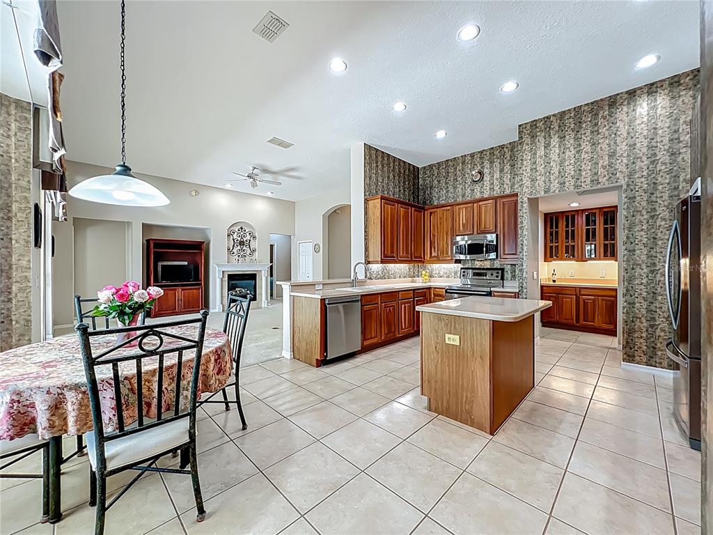 Orlando, Florida, 32828, United States, 4 Bedrooms Bedrooms, ,3 BathroomsBathrooms,Residential,For Sale,1873988