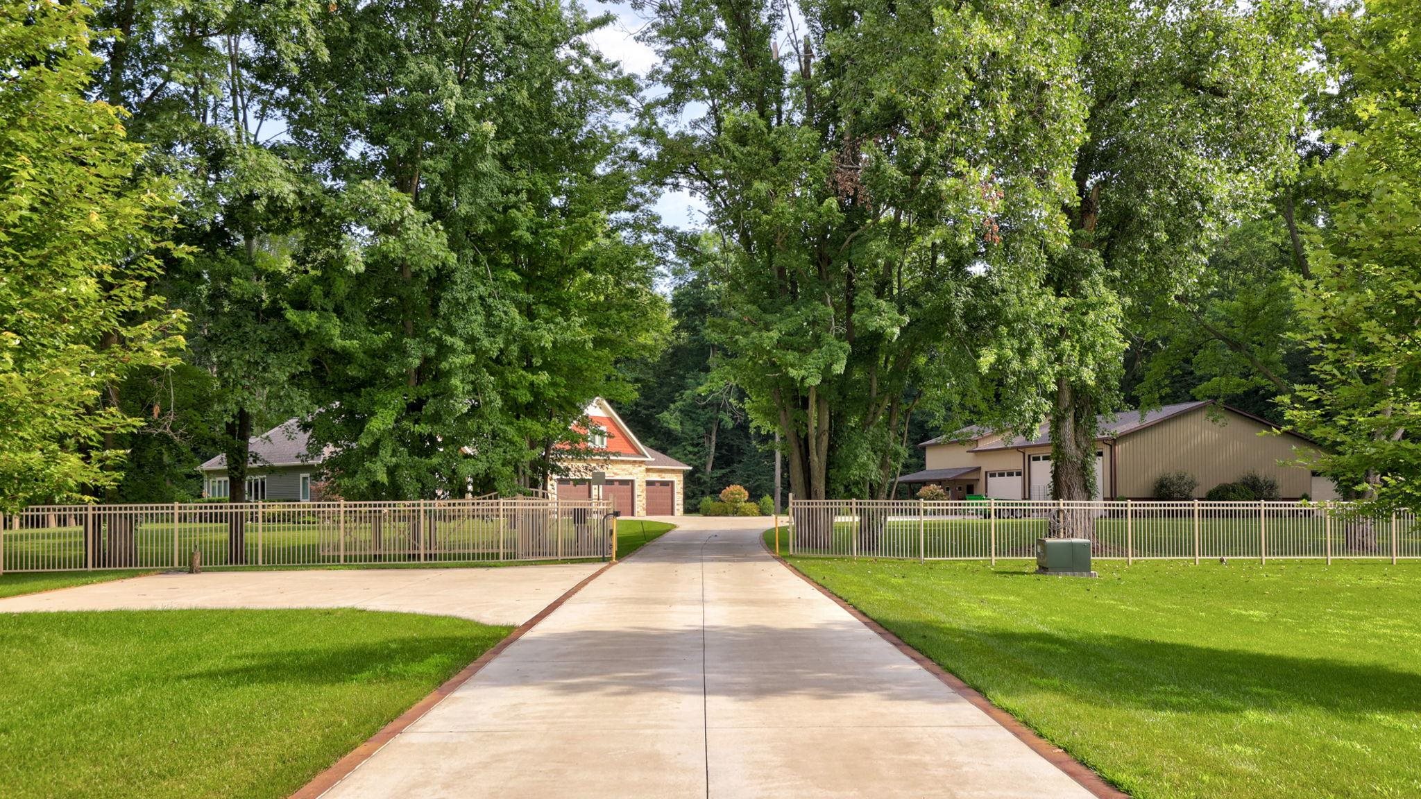 Birch Run, Michigan, 48415, United States, 3 Bedrooms Bedrooms, ,5 BathroomsBathrooms,Residential,For Sale,1977323