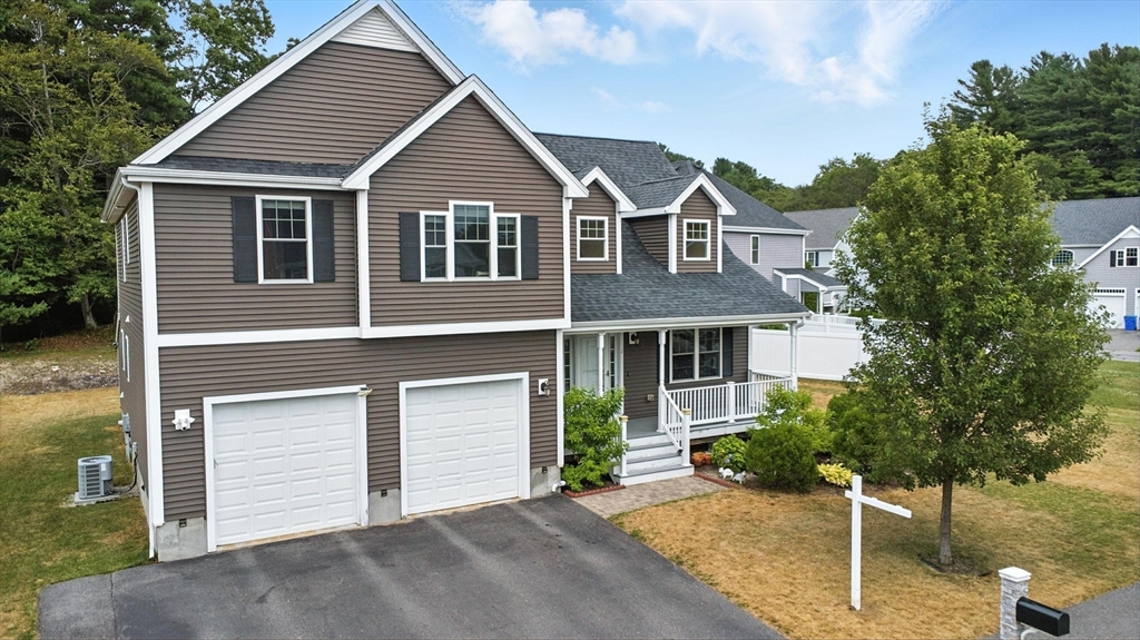 Rockland, Massachusetts, 02370, United States, 4 Bedrooms Bedrooms, ,3 BathroomsBathrooms,Residential,For Sale,1898711