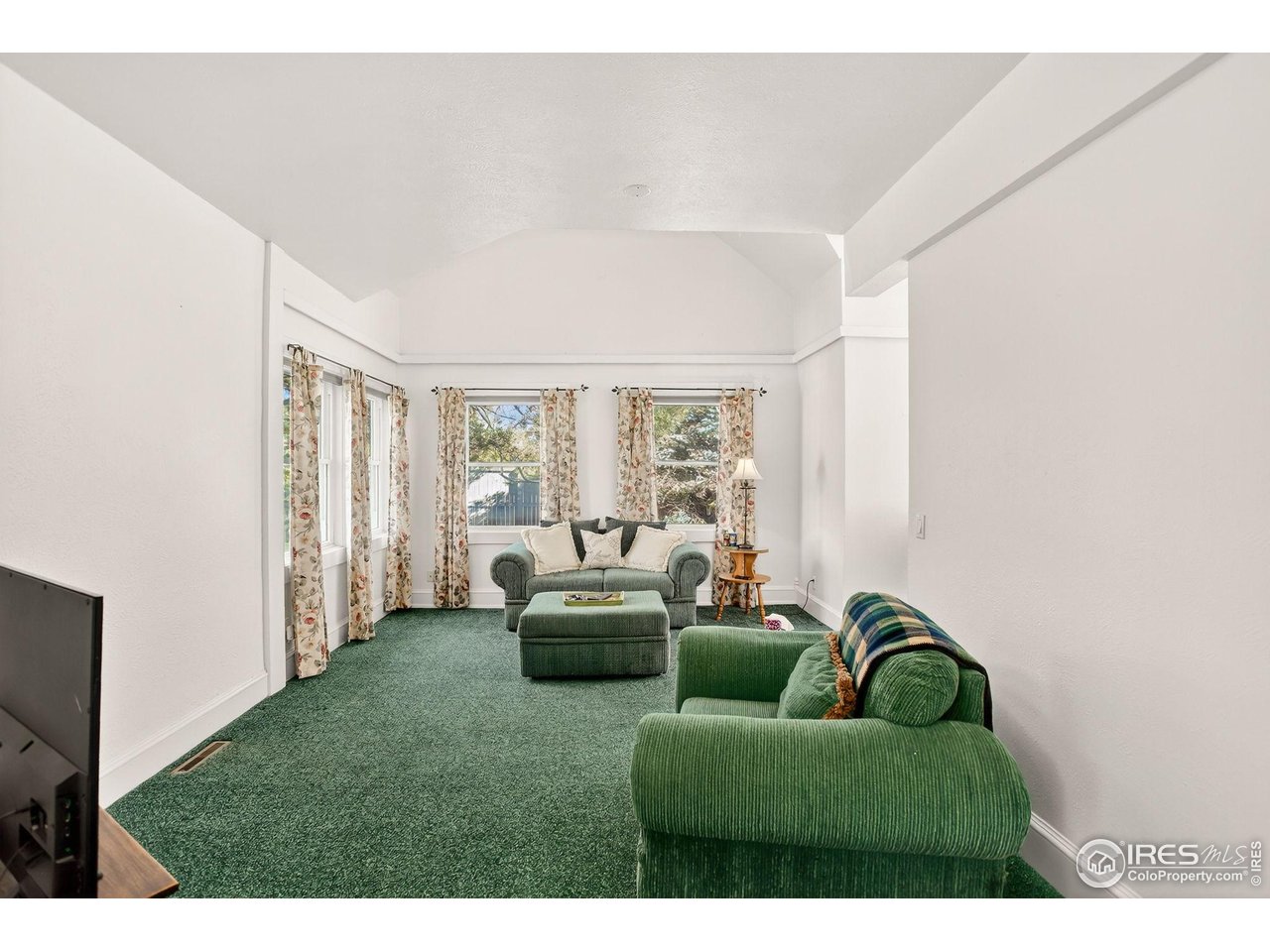 Lafayette, Colorado, 80026, United States, 5 Bedrooms Bedrooms, ,5 BathroomsBathrooms,Residential,For Sale,1991447