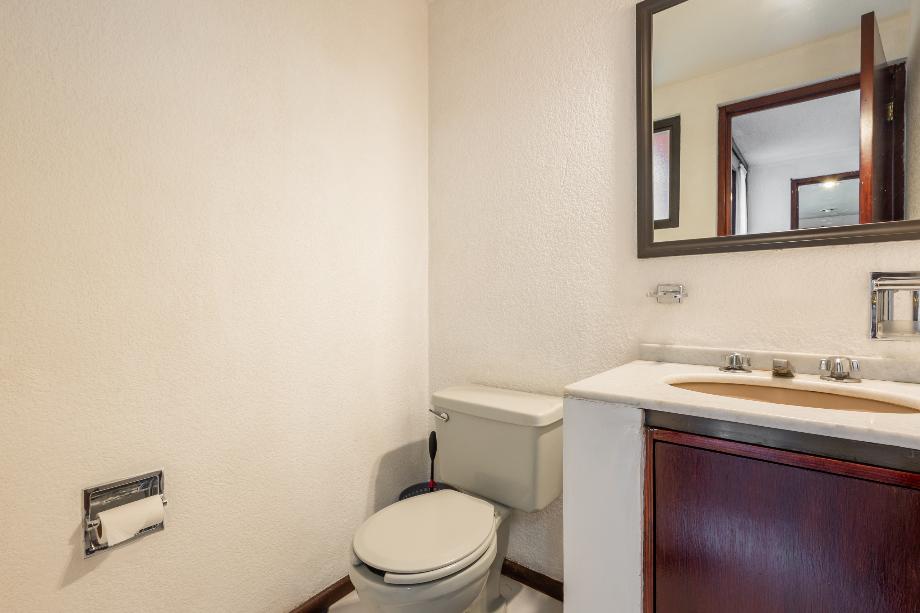 Álvaro Obregón, Ciudad de México, 01700, Mexico, 4 Bedrooms Bedrooms, ,3 BathroomsBathrooms,Residential,For Sale,1729158