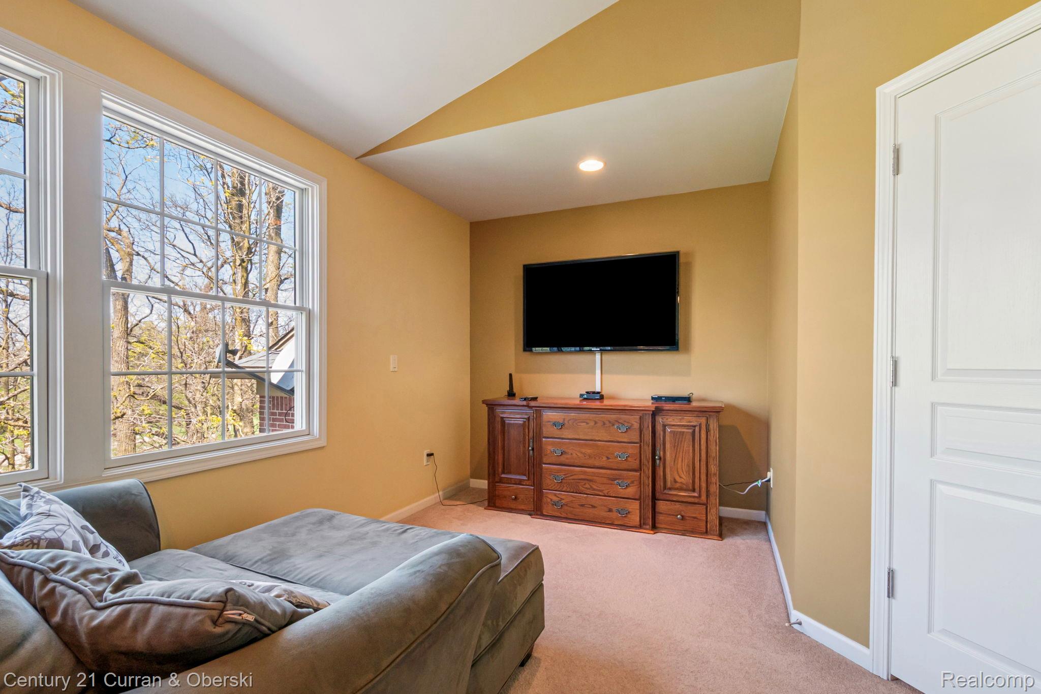 Northville, Michigan, 48168, United States, 5 Bedrooms Bedrooms, ,6 BathroomsBathrooms,Residential,For Sale,2048857