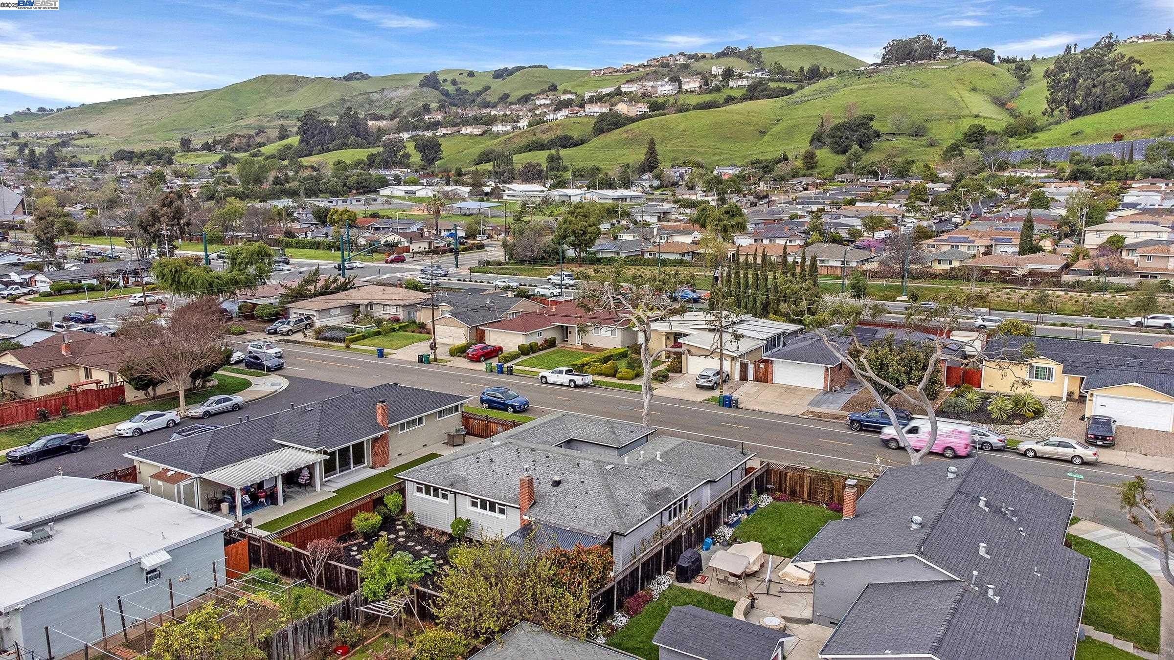 Hayward, California, 94544, United States, 6 Bedrooms Bedrooms, ,2 BathroomsBathrooms,Residential,For Sale,1868213