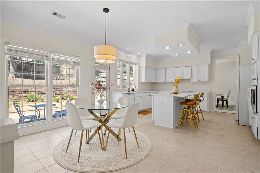 Roswell, Georgia, 30075, United States, 4 Bedrooms Bedrooms, ,3 BathroomsBathrooms,Residential,For Sale,1986078