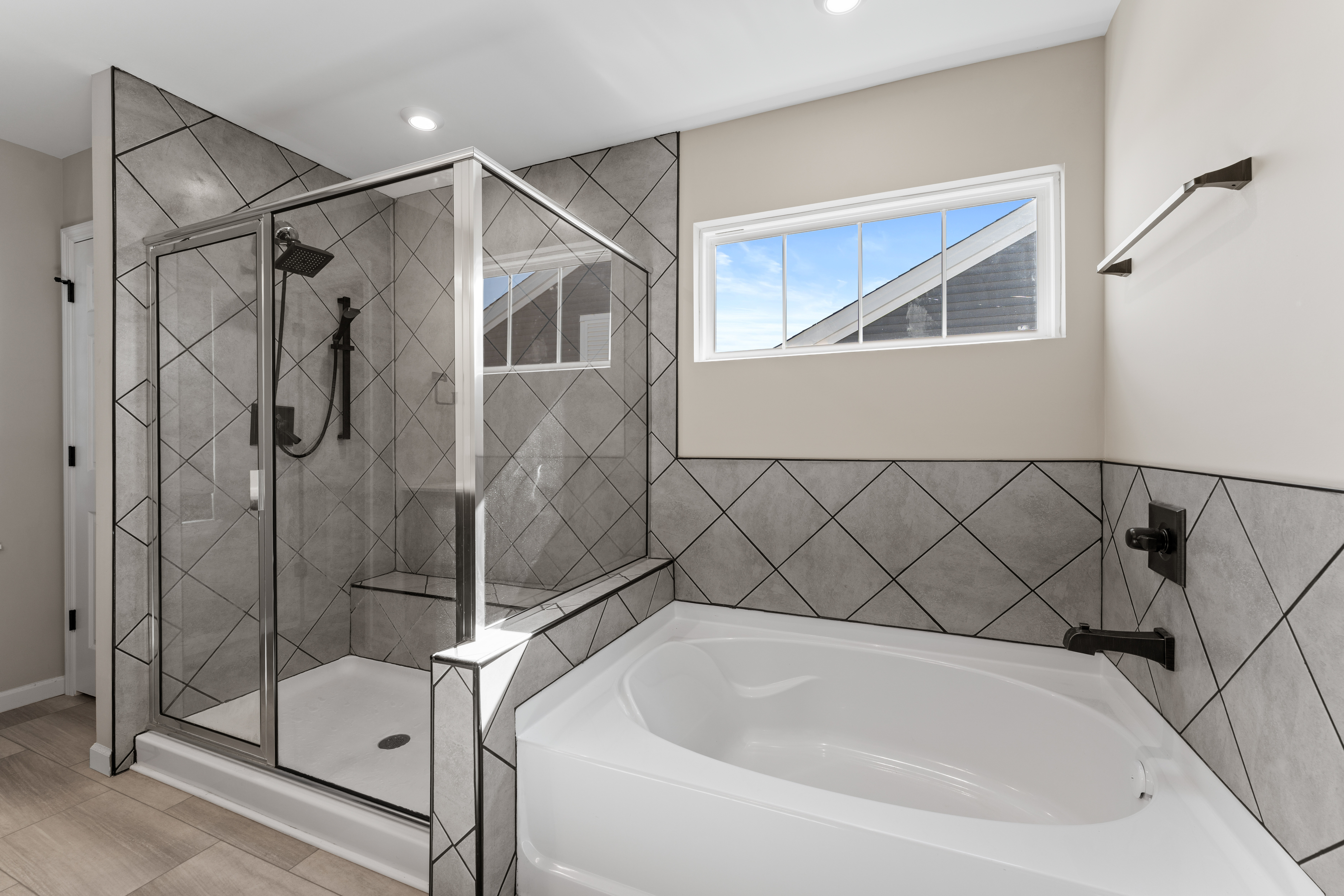  Charming Modern Home with Upgrades & Flex-Space - 物件實景