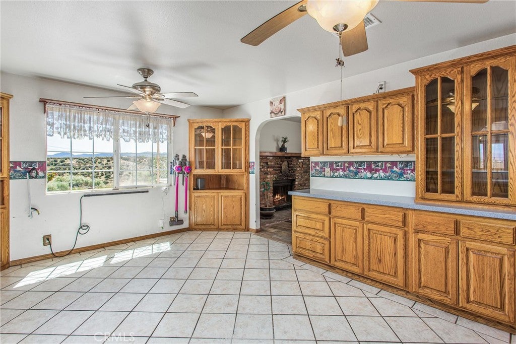 Oak Hills, California, 92344, United States, 3 Bedrooms Bedrooms, ,4 BathroomsBathrooms,Residential,For Sale,1977382