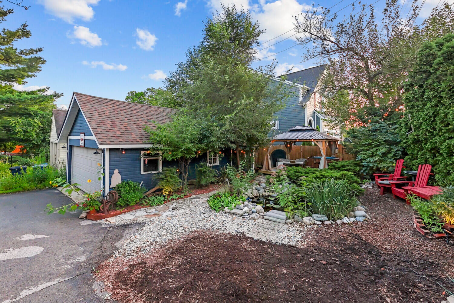 Ann Arbor, Michigan, 48103, United States, 4 Bedrooms Bedrooms, ,3 BathroomsBathrooms,Residential,For Sale,1991262