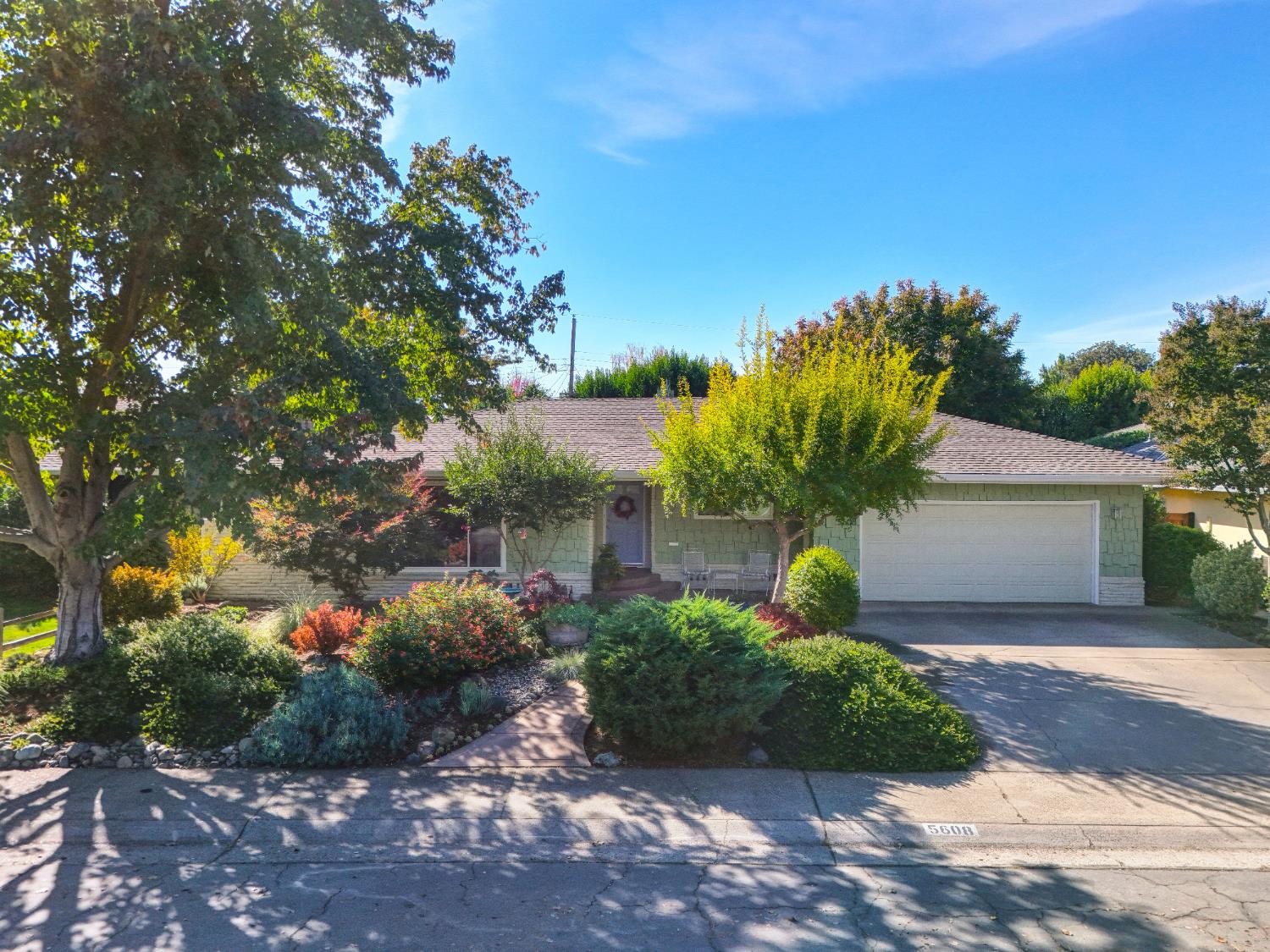 Sacramento, California, 95819, United States, 3 Bedrooms Bedrooms, ,2 BathroomsBathrooms,Residential,For Sale,1987598