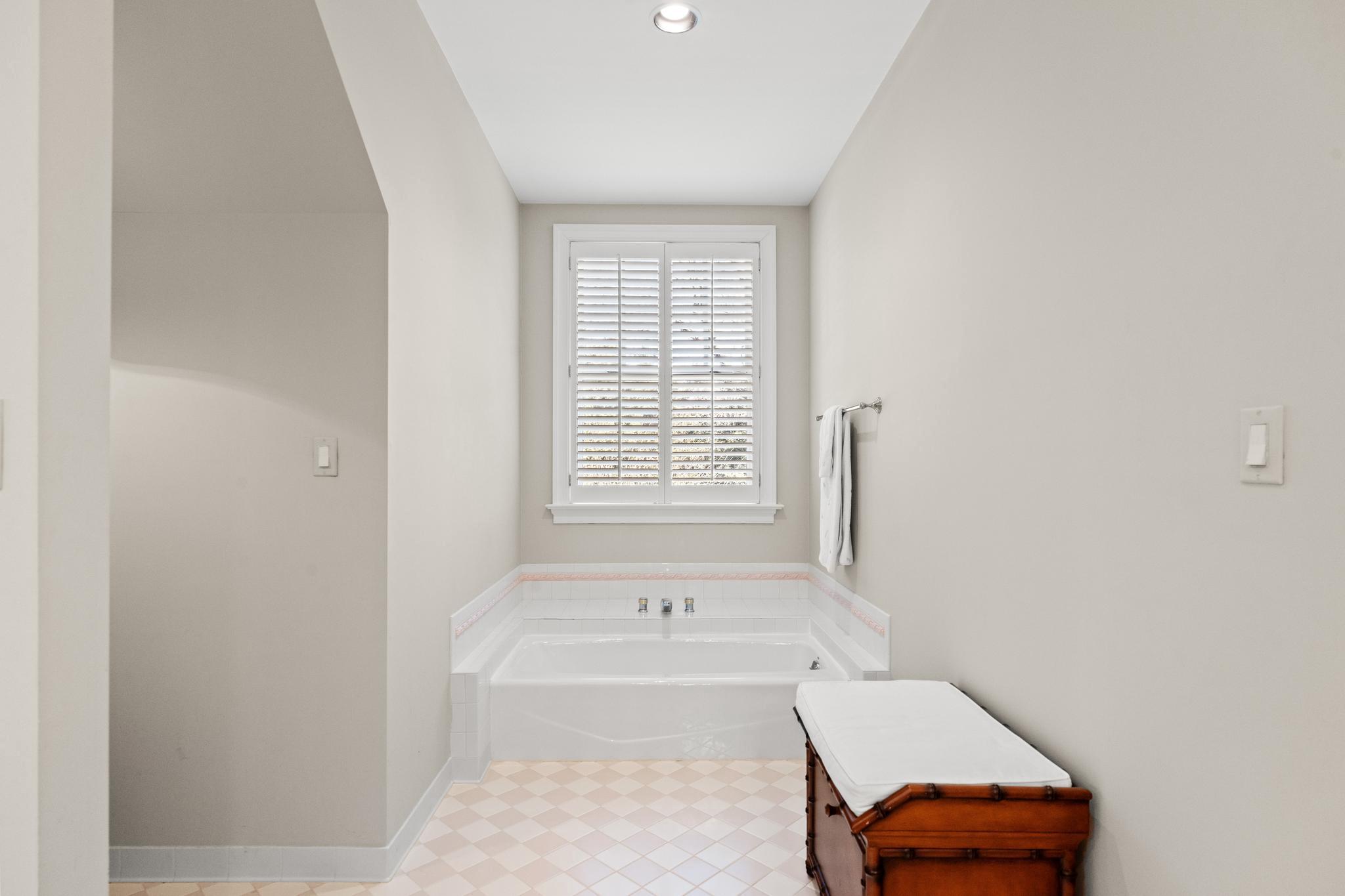  1110 Harvey Road, Mclean, VA, 22101 - 物件實景