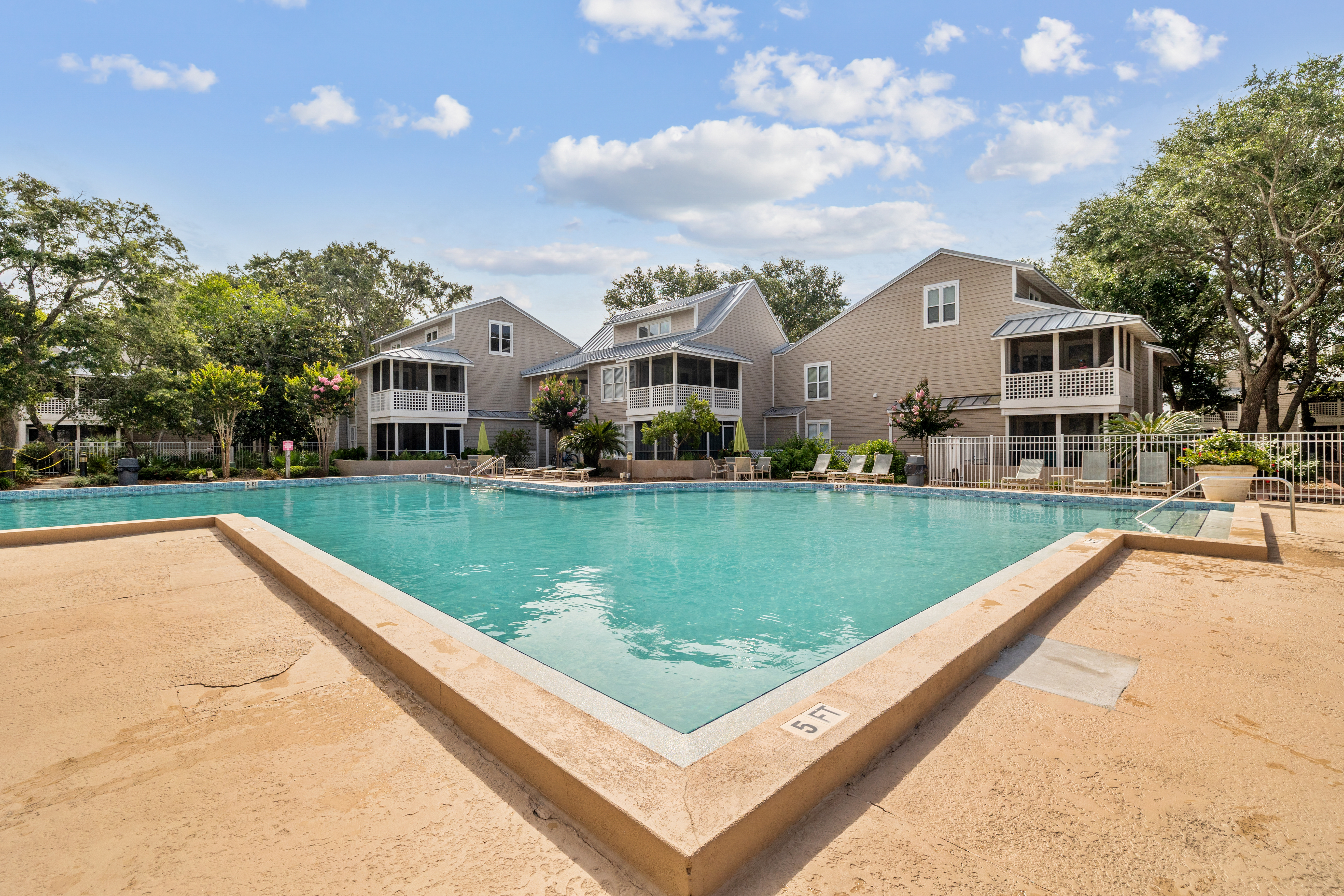  Airy Two-Bed Condo On 27 Acres Of Resort-RIch Amenities - 物件實景