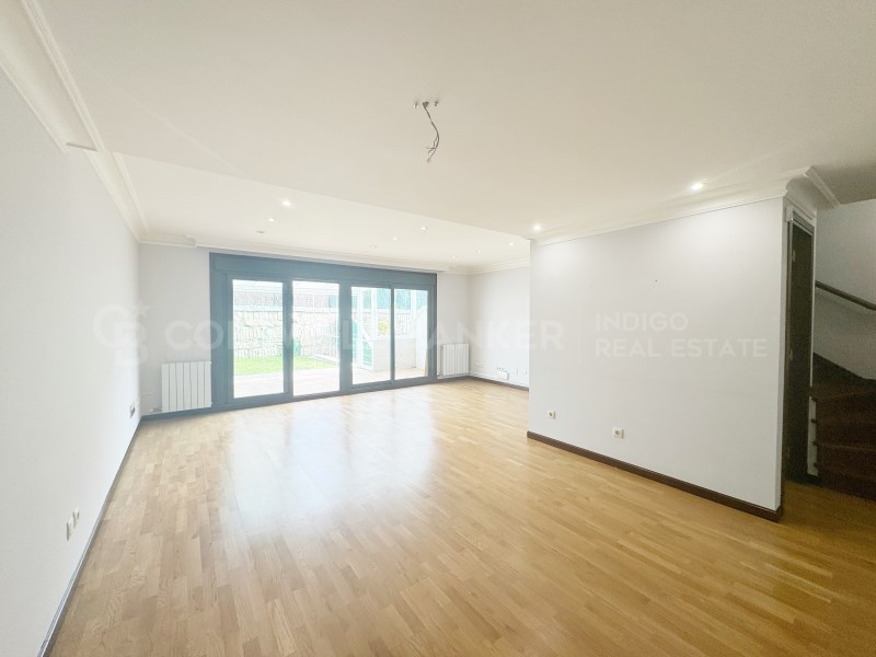 Pontevedra, Vigo, Castrelos - S?rdoma, S?rdoma Pon, Vigo, Galicia, ES, 4 Bedrooms Bedrooms, ,4 BathroomsBathrooms,Residential,For Sale,Pontevedra, Vigo, Castrelos - S?rdoma, S?rdoma Pon,1479301
