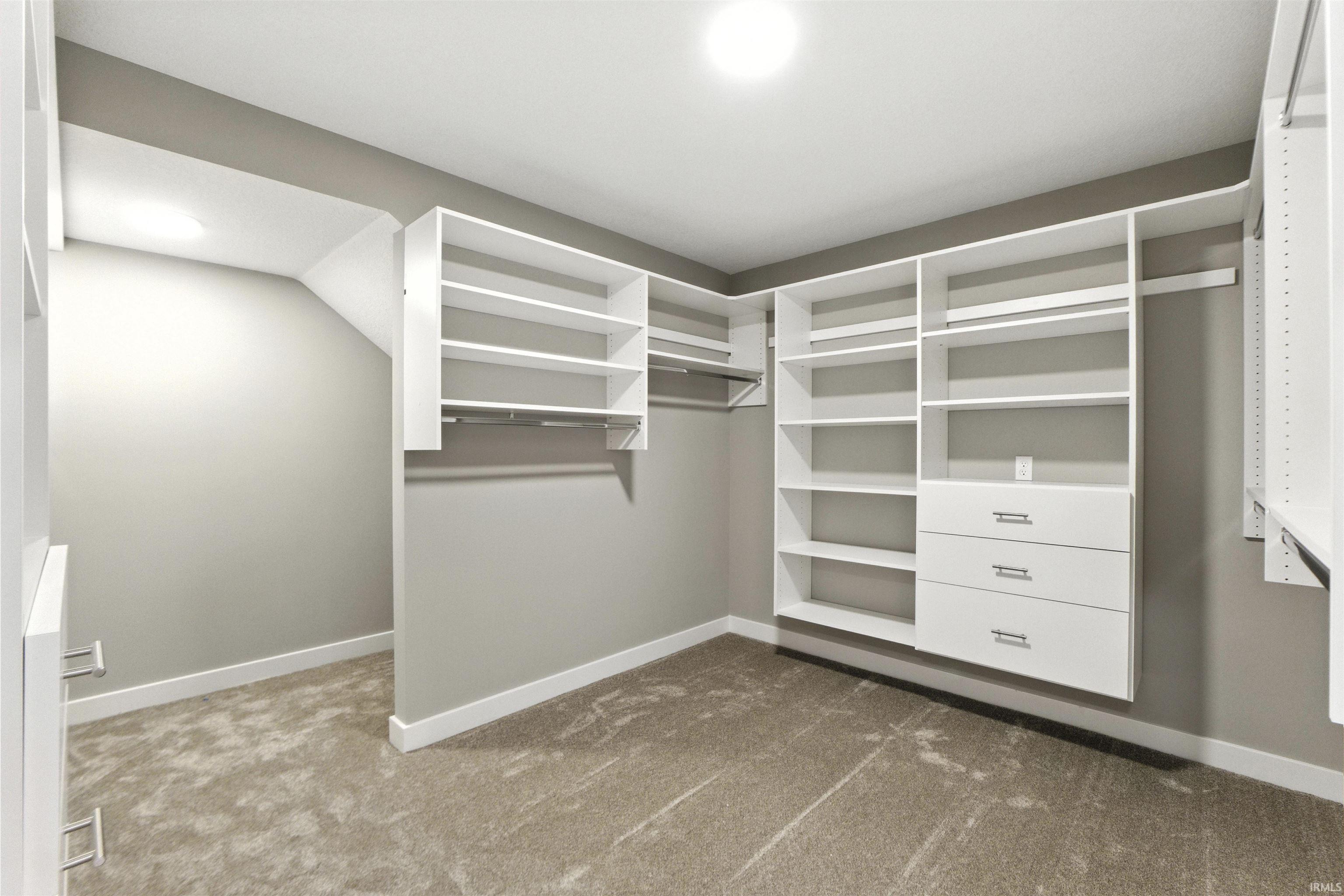 Huntertown, Indiana, 46748, United States, 4 Bedrooms Bedrooms, ,4 BathroomsBathrooms,Residential,For Sale,1977042