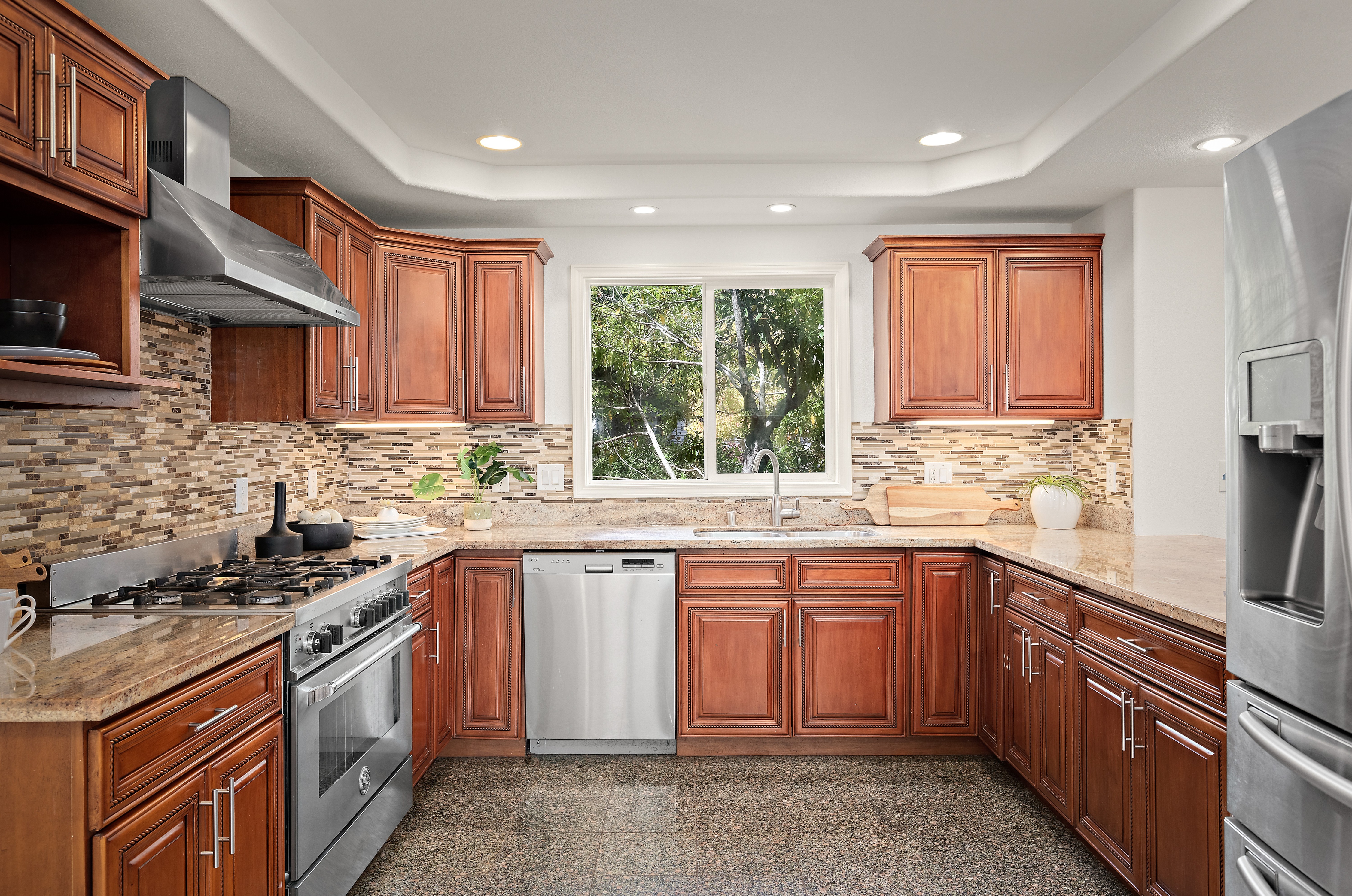  A Distinguished Albany Hills Home with Berkeley Hills Views - 物件實景