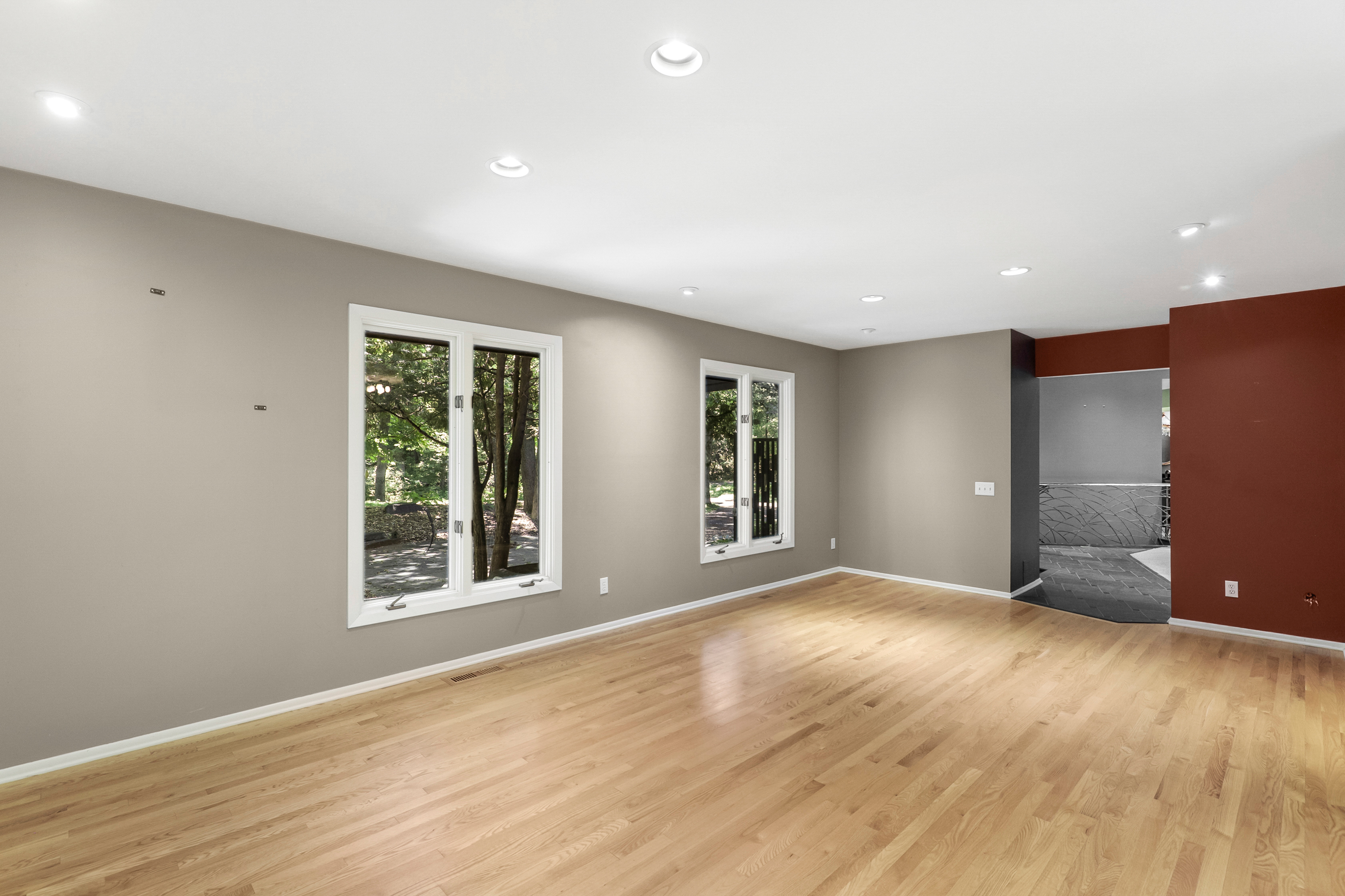  Secluded Wooded Retreat with Beautifully Updated Interiors - 物件實景