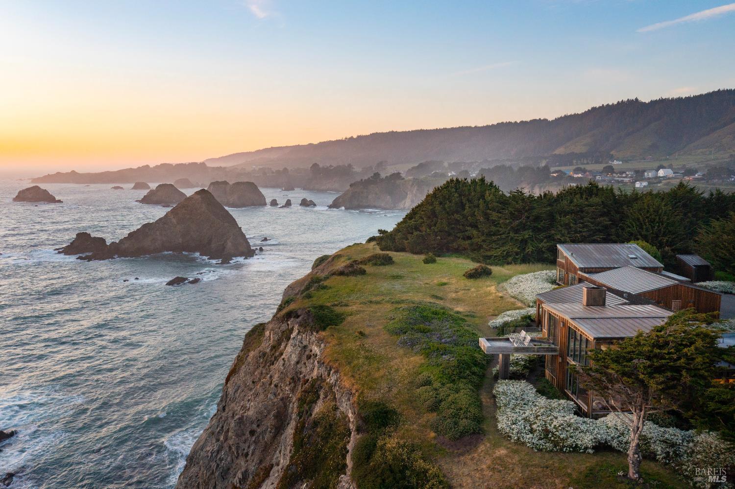 Elk, California, 95432, United States, 4 Bedrooms Bedrooms, ,4 BathroomsBathrooms,Residential,For Sale,1993215