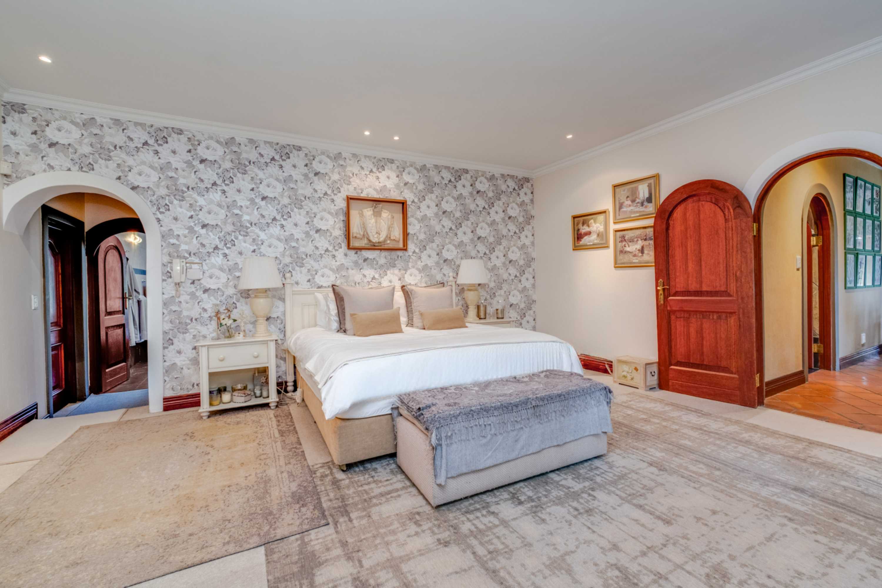  Modern Thatched Family Home For The Executive Buyer - 物件實景