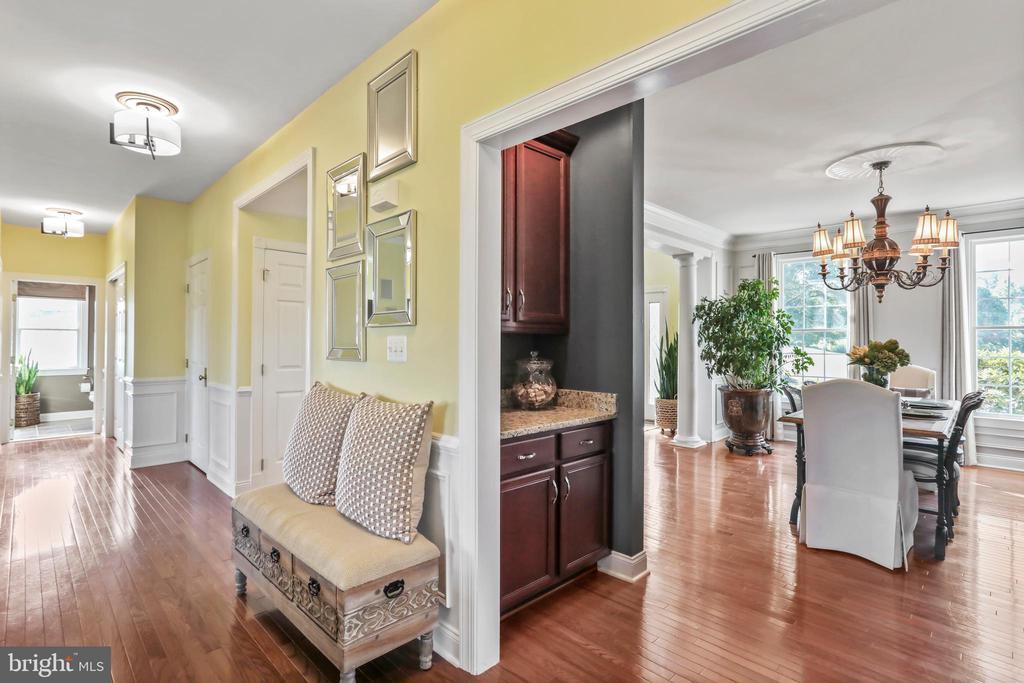 Waterford, Virginia, 20197, United States, 4 Bedrooms Bedrooms, ,5 BathroomsBathrooms,Residential,For Sale,1941290