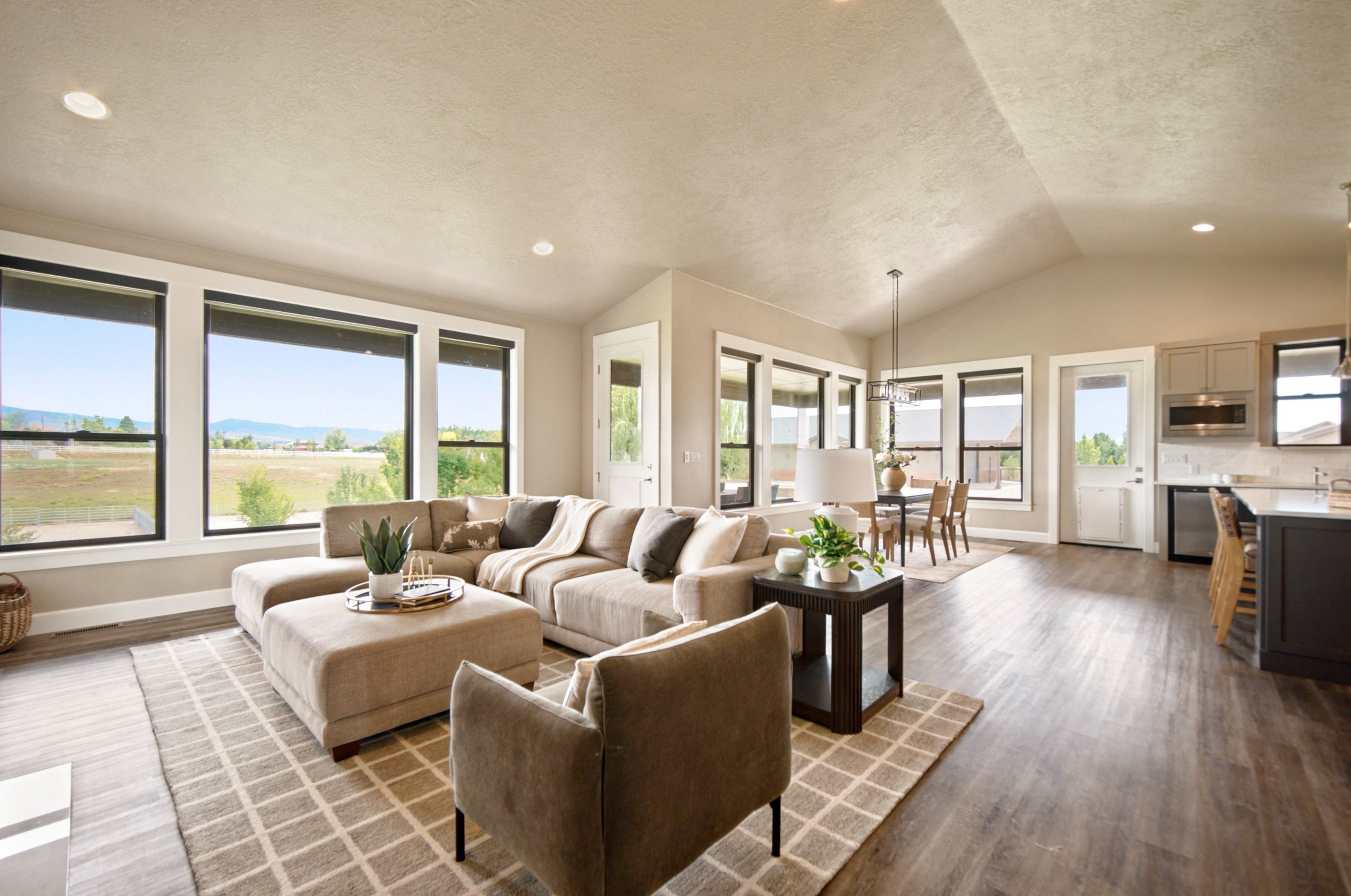  Ranch Living with Mountain View - 物件實景
