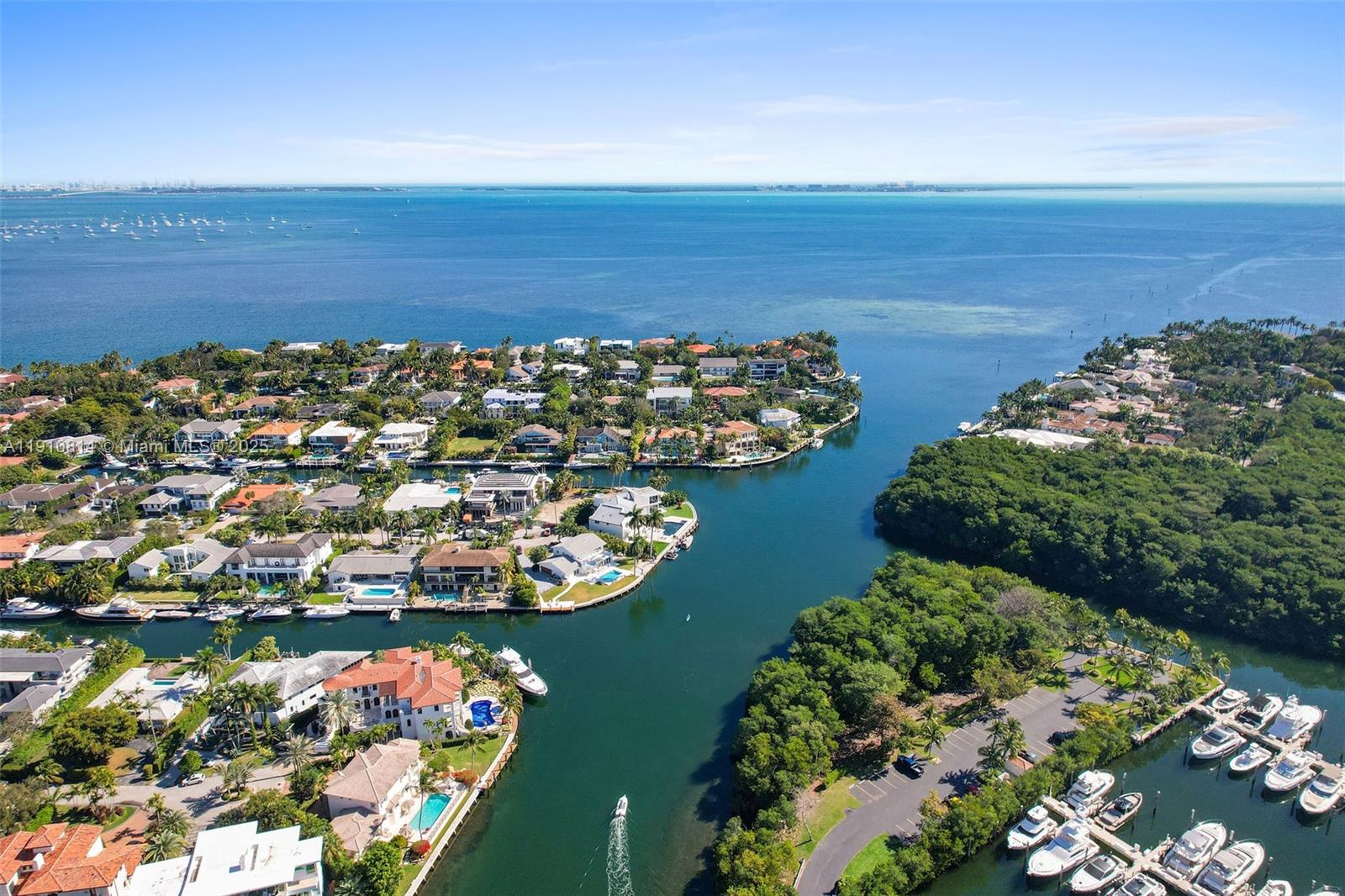 Coral Gables, Florida, 33133, United States, 3 Bedrooms Bedrooms, ,4 BathroomsBathrooms,Residential,For Sale,1989420