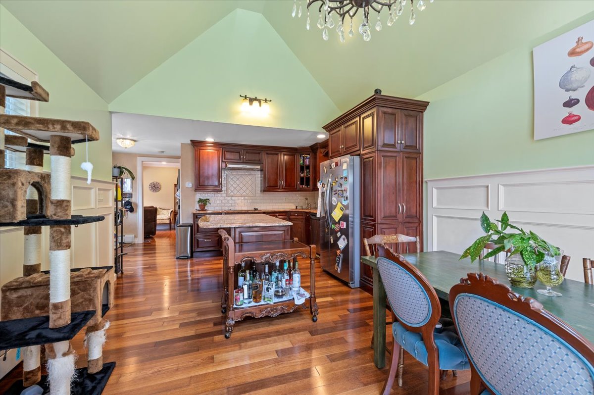 Amityville, New York, 11701, United States, 3 Bedrooms Bedrooms, ,3 BathroomsBathrooms,Residential,For Sale,1944957