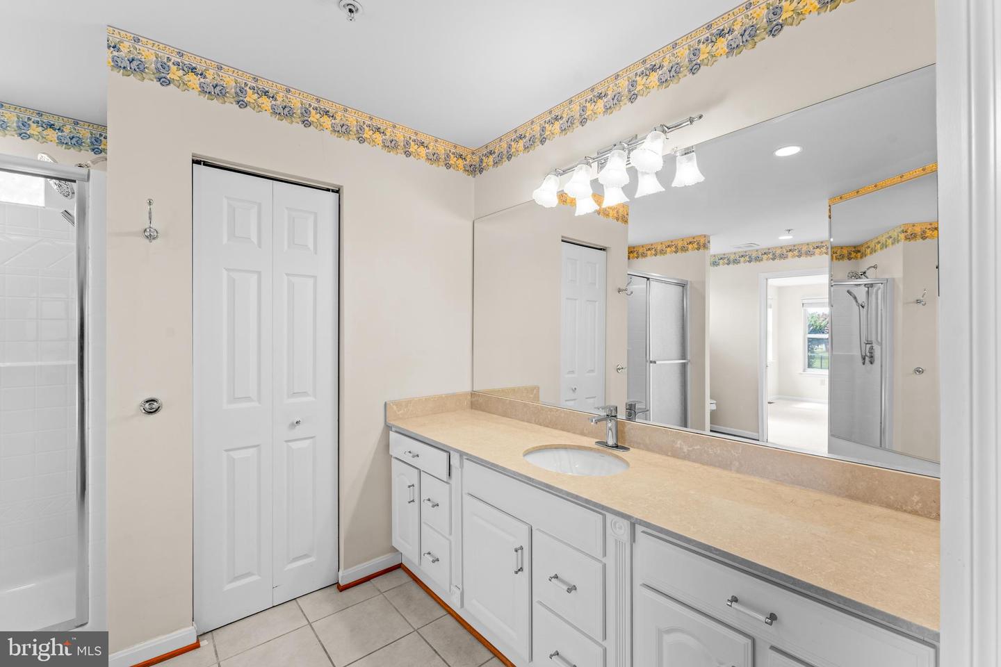 Clinton, Maryland, 20735, United States, 5 Bedrooms Bedrooms, ,5 BathroomsBathrooms,Residential,For Sale,1907711
