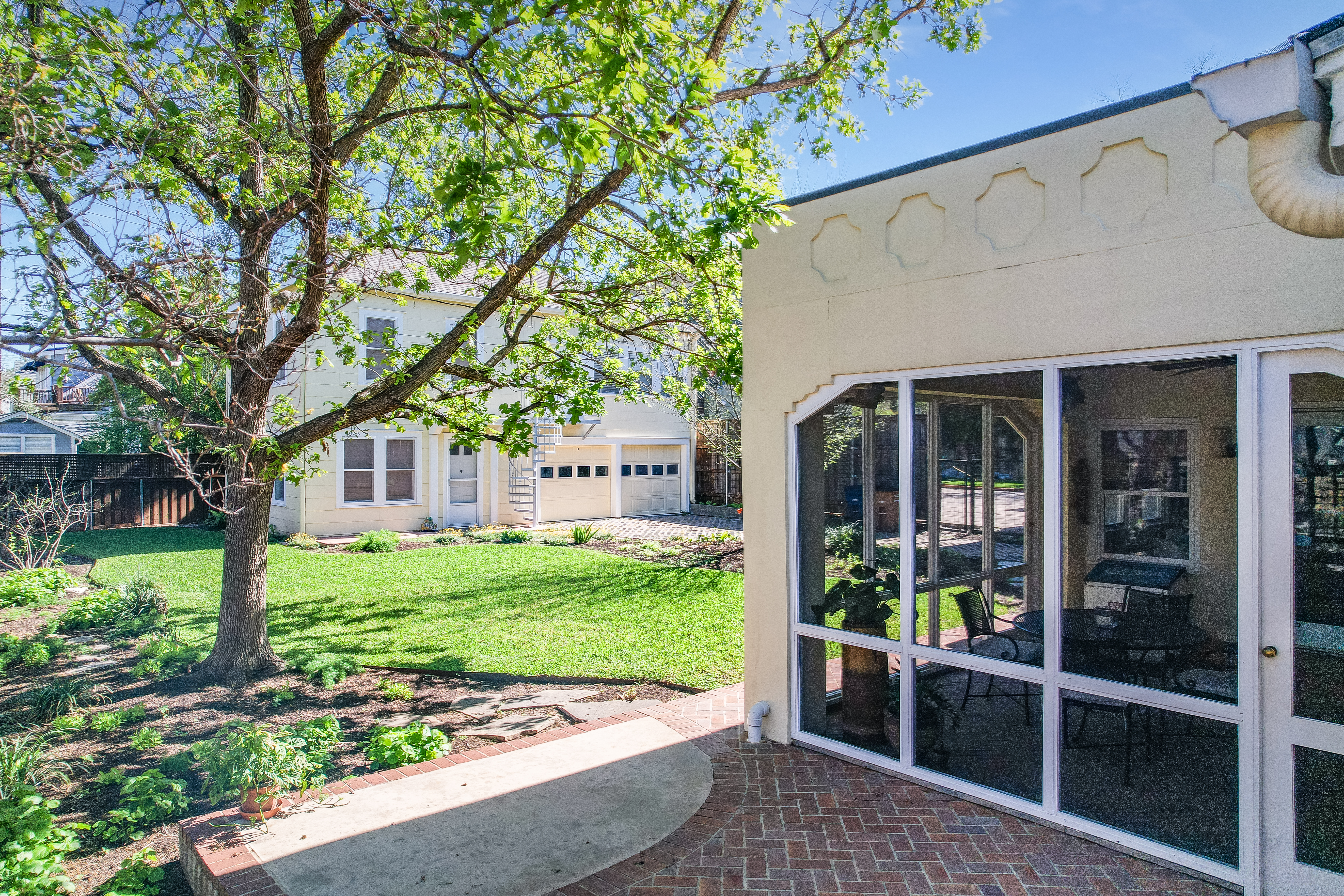  1925 Tudor Revival in Historic Aldridge Place - 物件實景