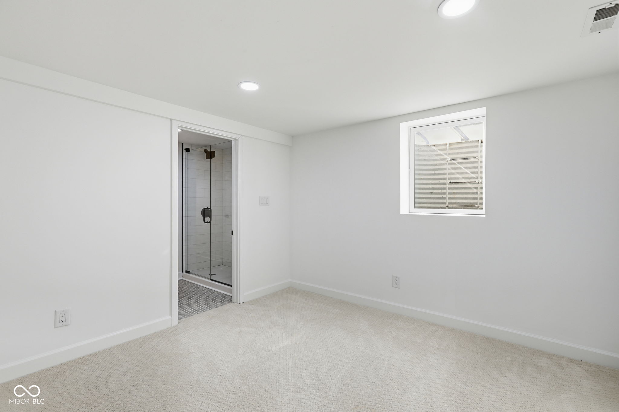 Carmel, Indiana, 46033, United States, 4 Bedrooms Bedrooms, ,3 BathroomsBathrooms,Residential,For Sale,1998022