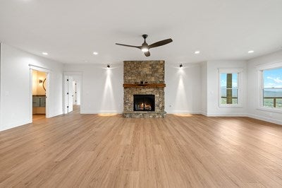Blairsville, Georgia, 30512, United States, 4 Bedrooms Bedrooms, ,6 BathroomsBathrooms,Residential,For Sale,1940462