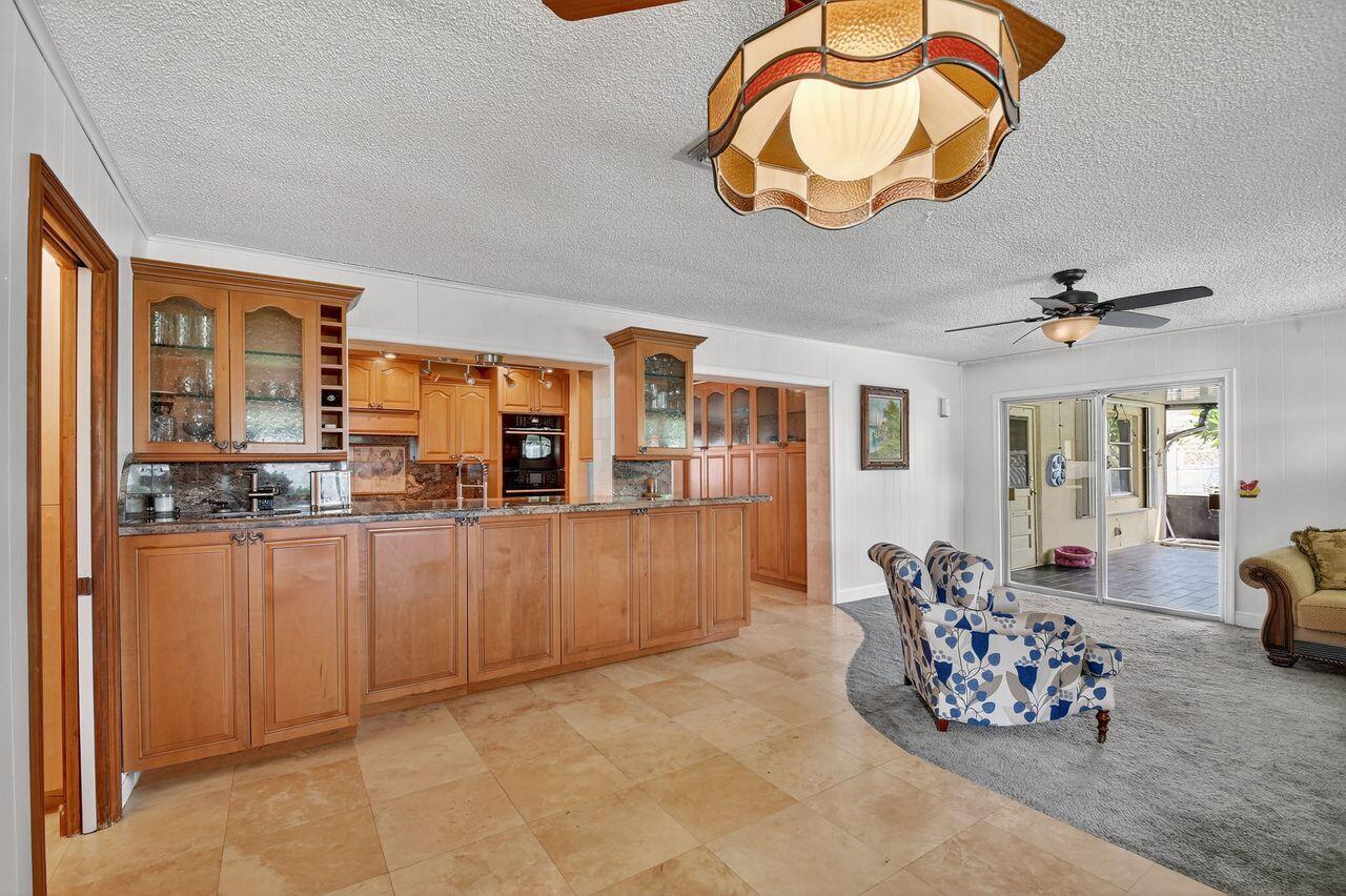 Palm Springs, Florida, 33461, United States, 3 Bedrooms Bedrooms, ,2 BathroomsBathrooms,Residential,For Sale,1901355