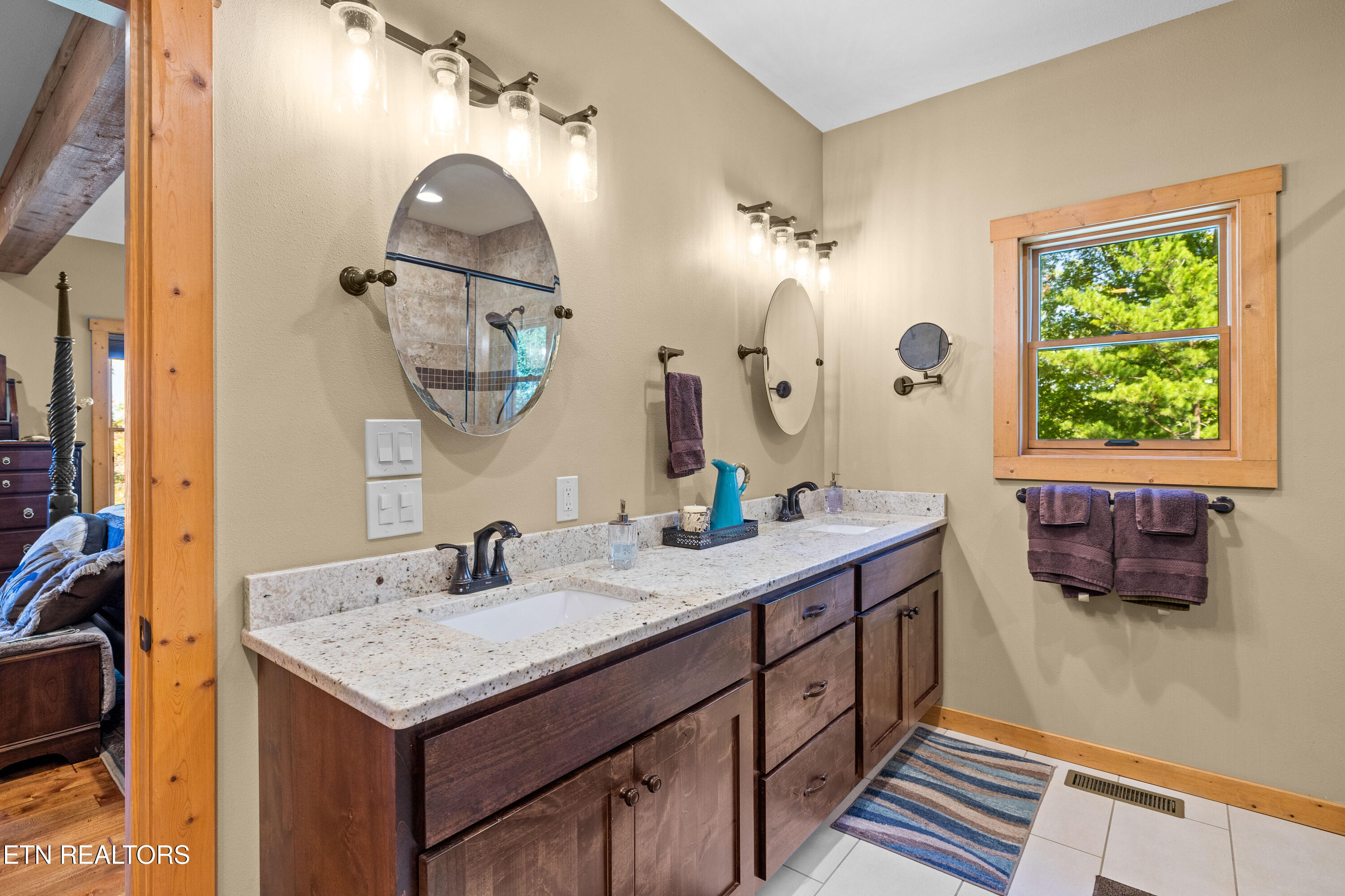 Sevierville, Tennessee, 37862, United States, 3 Bedrooms Bedrooms, ,3 BathroomsBathrooms,Residential,For Sale,1979377