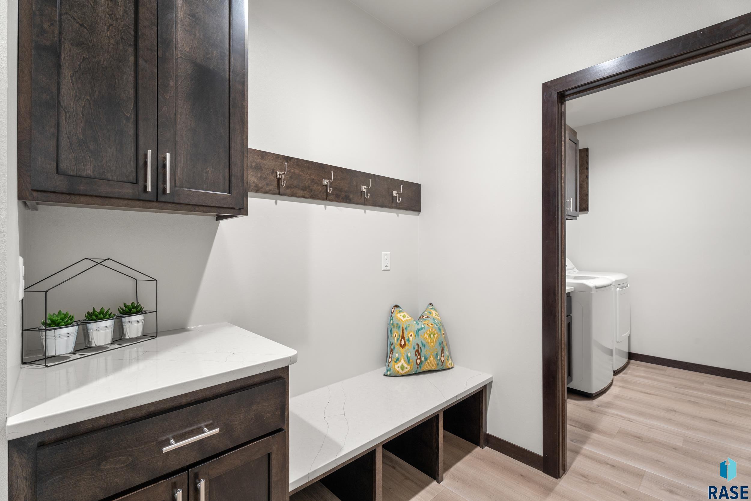 Sioux Falls, South Dakota, 57110, United States, 4 Bedrooms Bedrooms, ,2 BathroomsBathrooms,Residential,For Sale,1887402