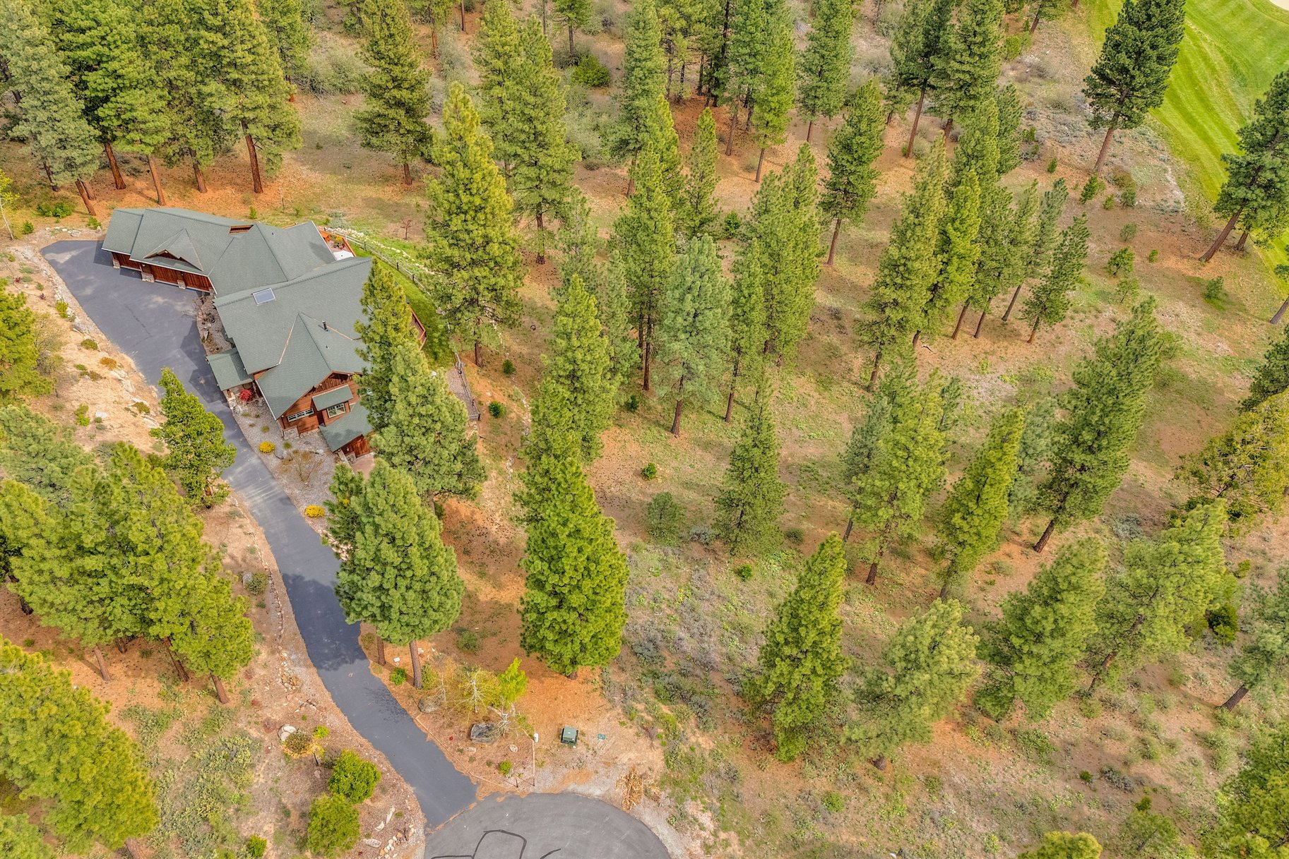  Private Estate Living Along the Fairways of Grizzly Ranch - 物件實景