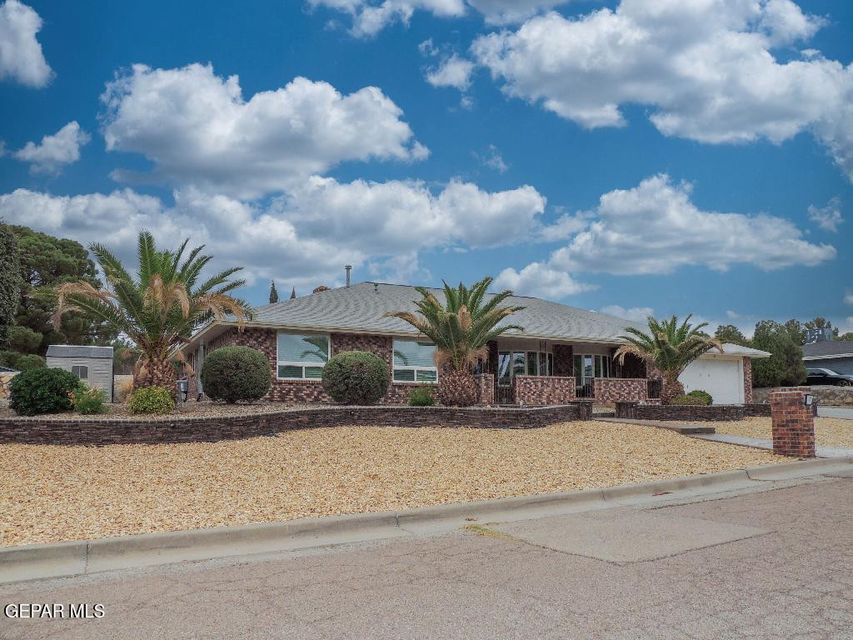 El Paso, Texas, 79935, United States, 4 Bedrooms Bedrooms, ,2 BathroomsBathrooms,Residential,For Sale,1923244