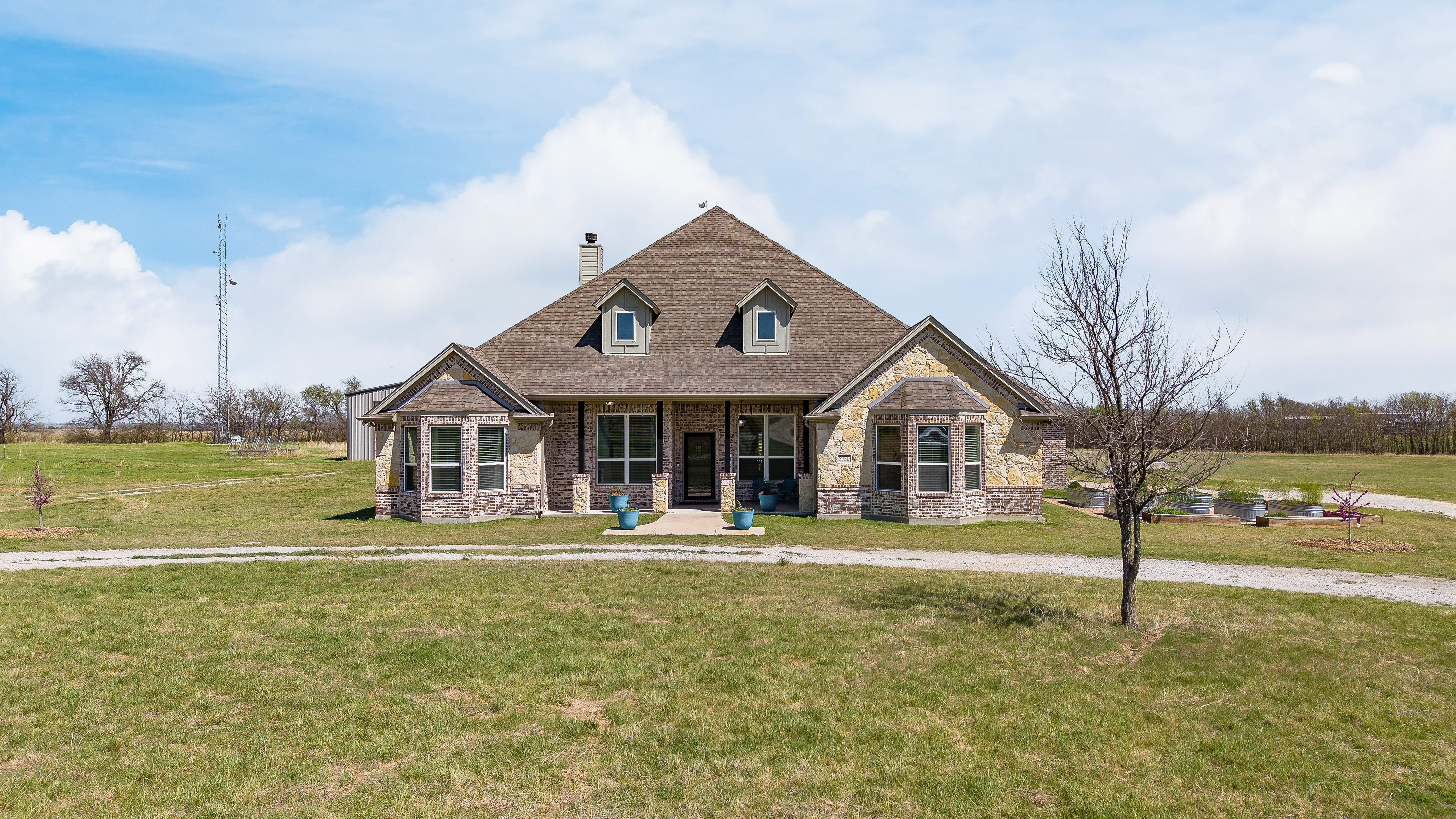  8.53-Acre Homestead With No HOA in Justin, Texas - 物件實景
