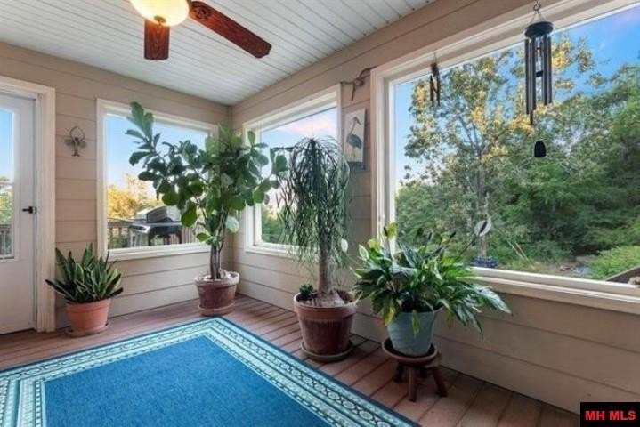 Mountain Home, Arkansas, 72653, United States, 5 Bedrooms Bedrooms, ,4 BathroomsBathrooms,Residential,For Sale,1899496