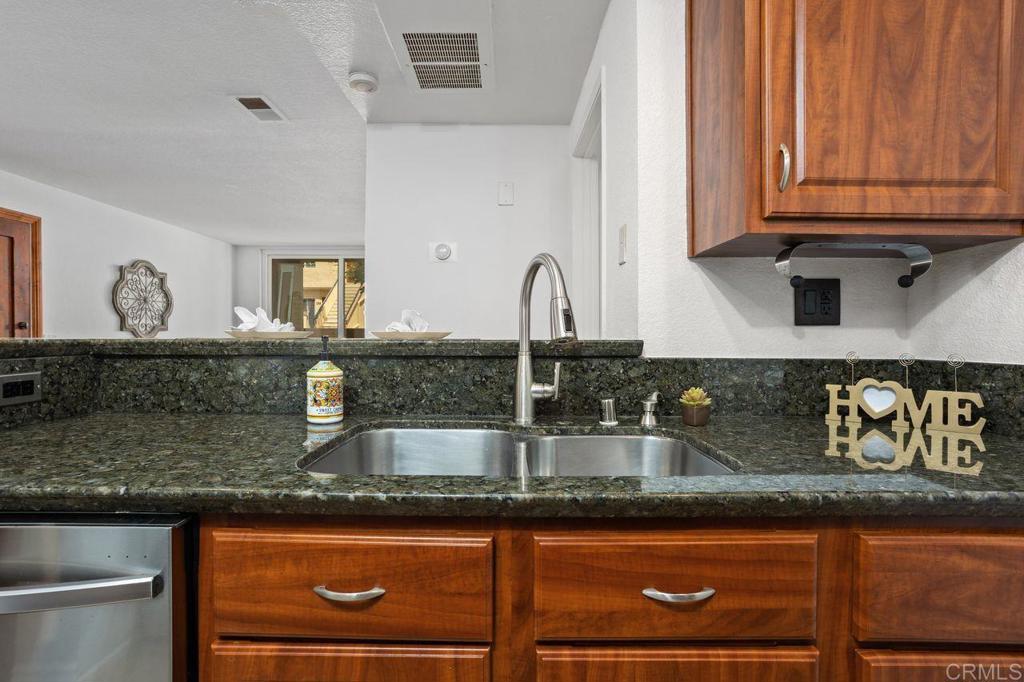 San Diego, California, 92122, United States, 1 Bedroom Bedrooms, ,1 BathroomBathrooms,Residential,For Sale,1987657